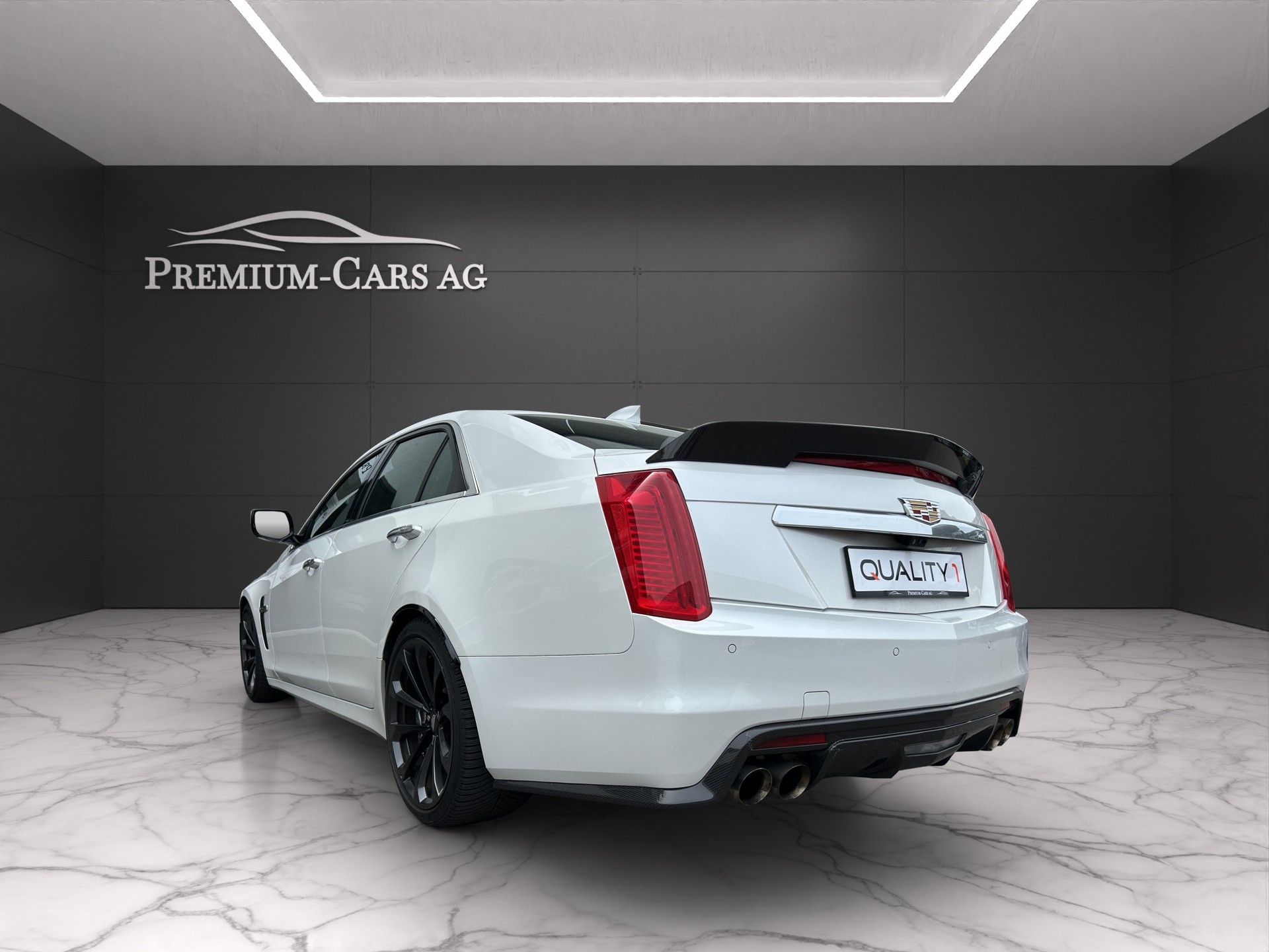 CADILLAC CTS-V Sedan 6.2 Supercharged Automatic-image-2