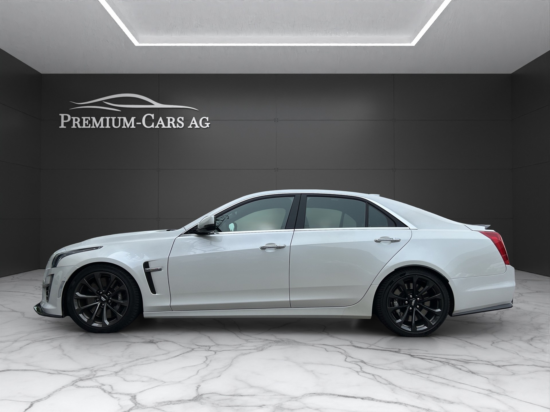 CADILLAC CTS-V Sedan 6.2 Supercharged Automatic