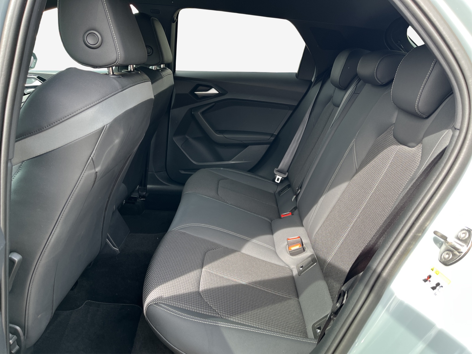 AUDI A1 Sportback 35 TFSI S Line S-tronic-image-11