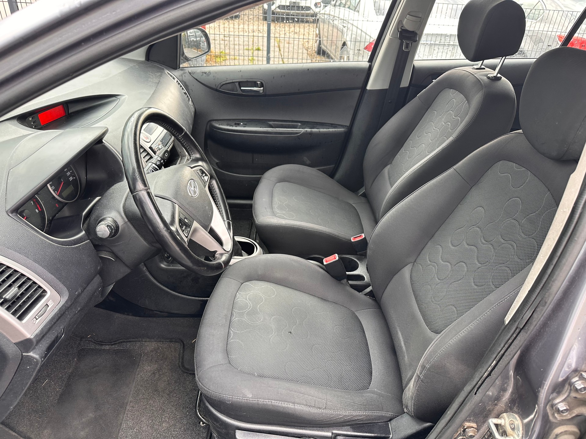 HYUNDAI i20 1.4 Style-image-6