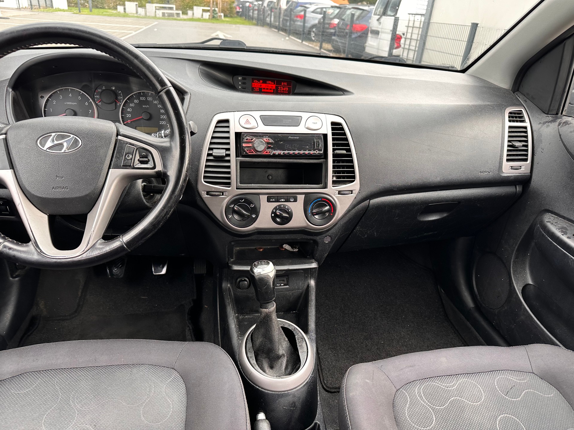 HYUNDAI i20 1.4 Style-image-7