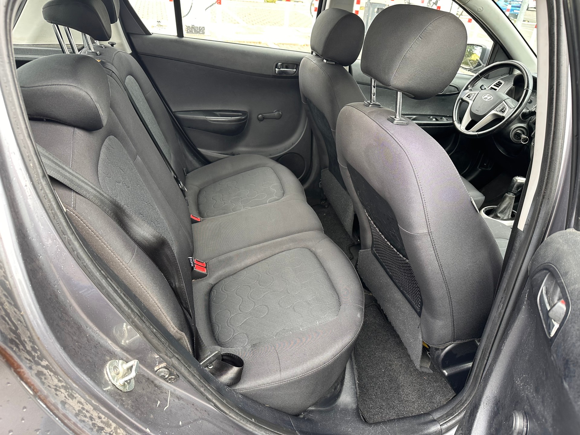 HYUNDAI i20 1.4 Style-image-9