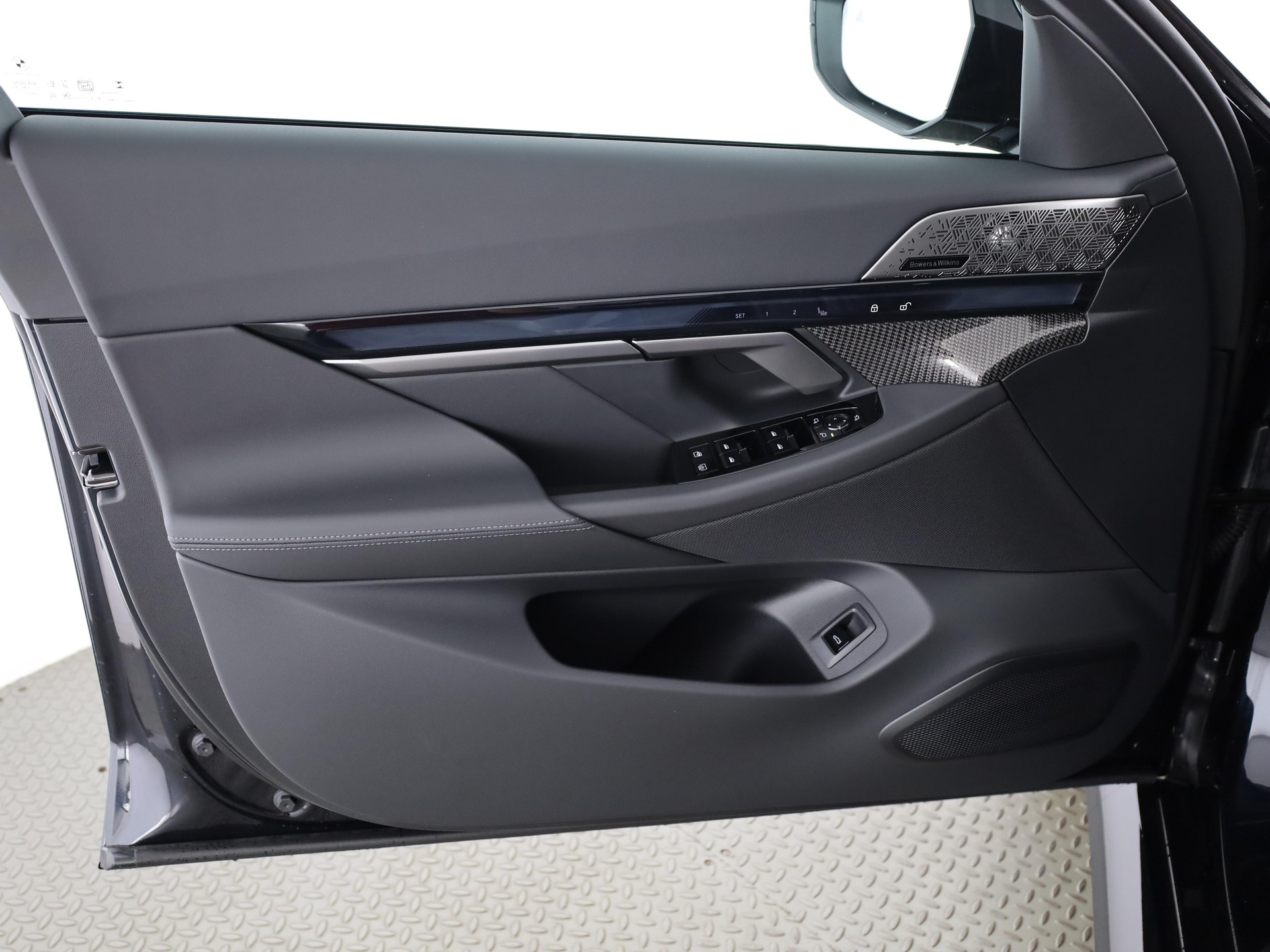 BMW M5 xDrive-image-11