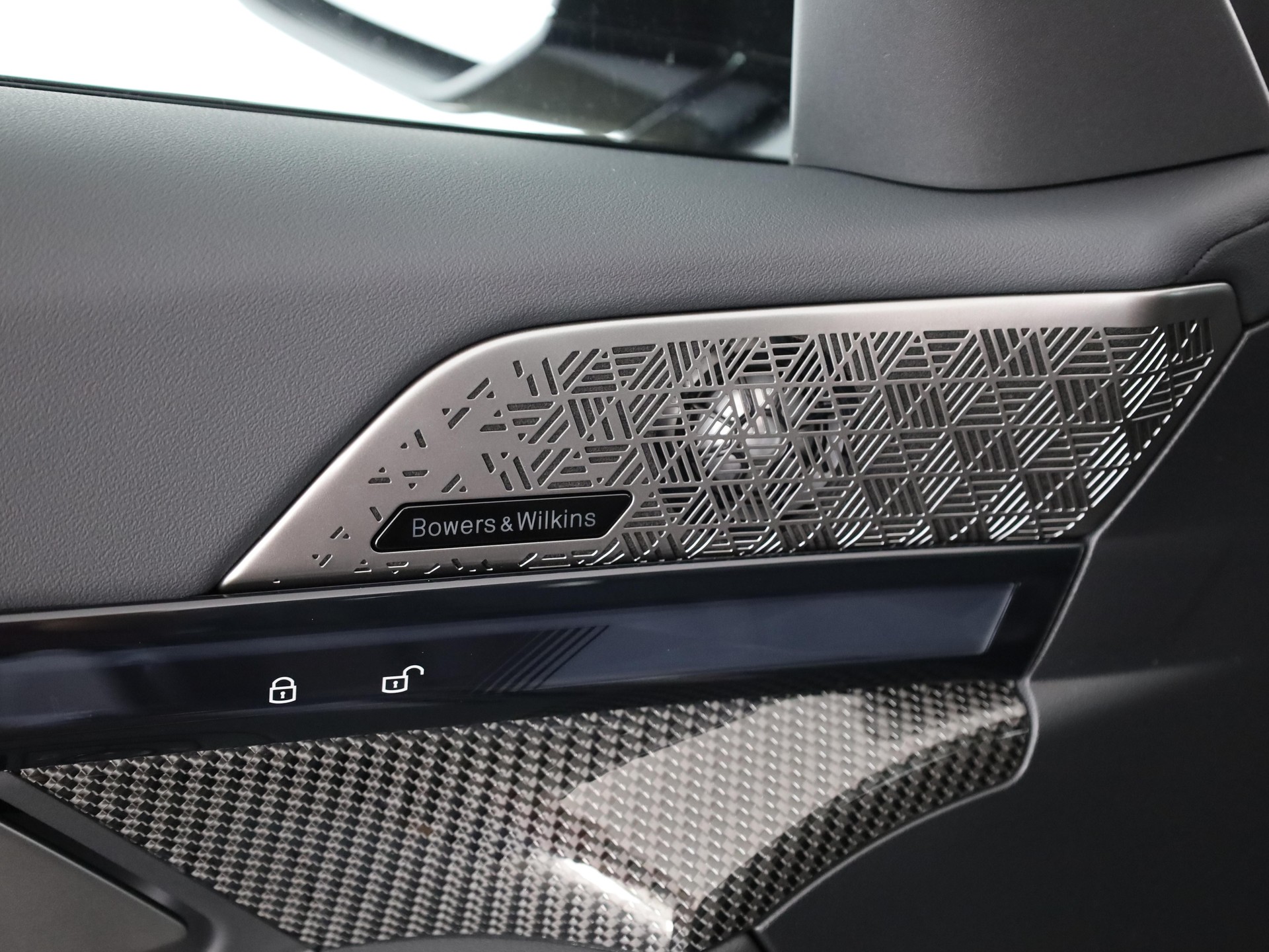 BMW M5 xDrive-image-12