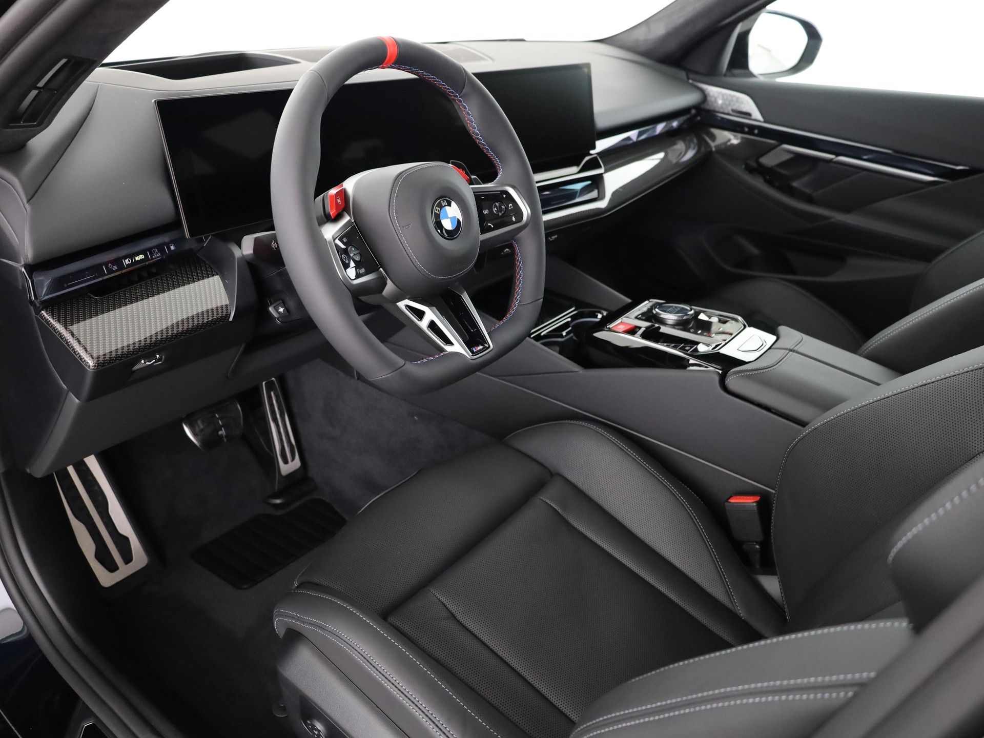 BMW M5 xDrive-image-15