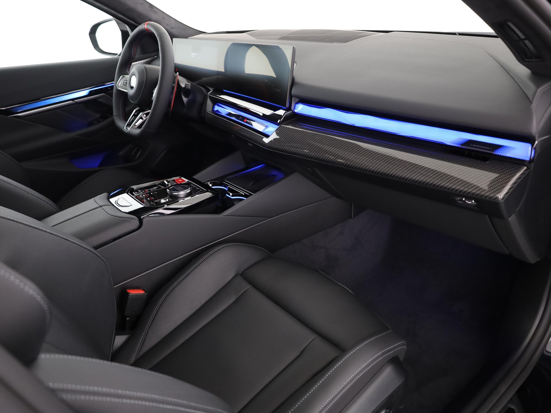 BMW M5 xDrive-image-16
