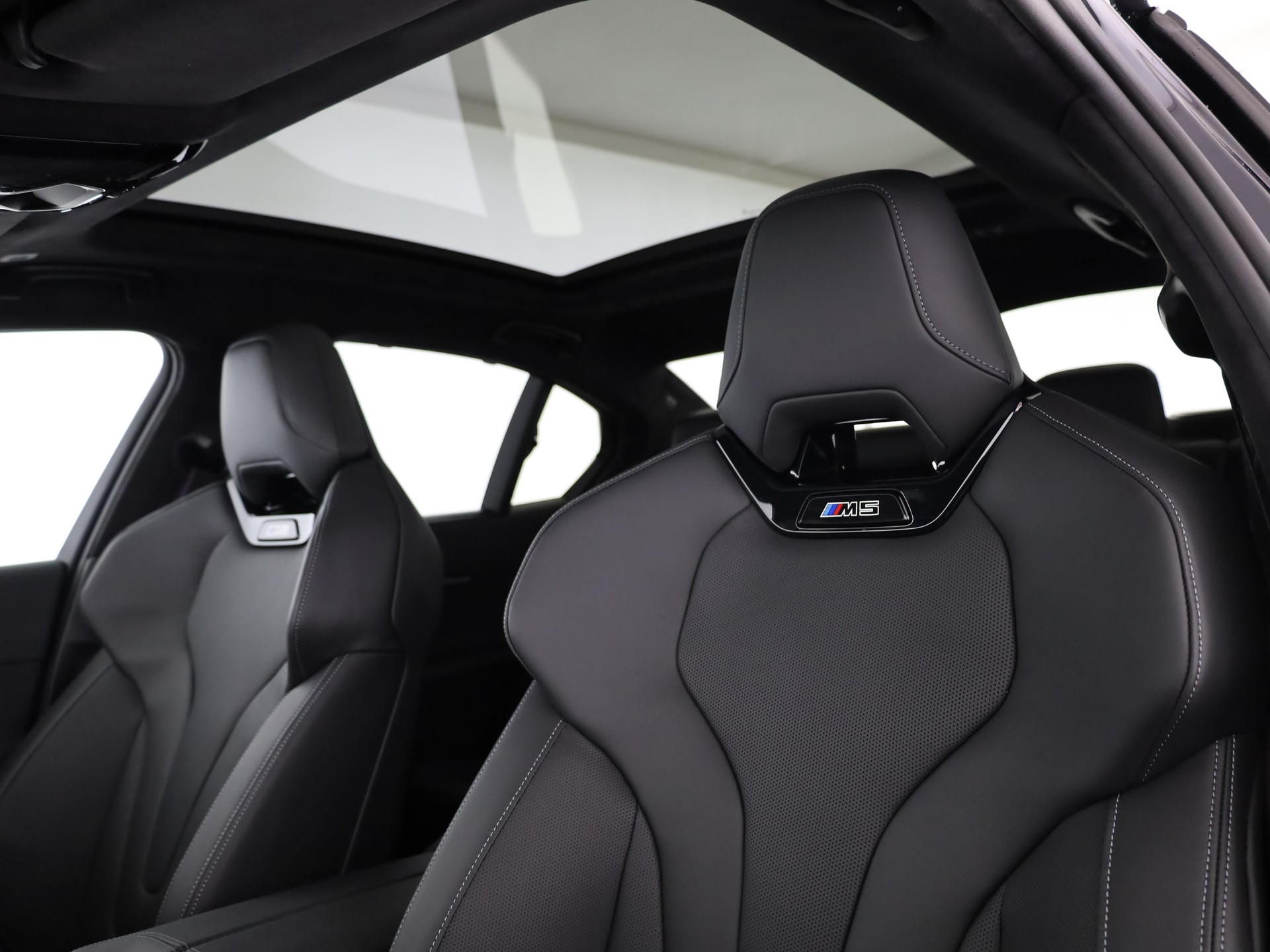 BMW M5 xDrive-image-13