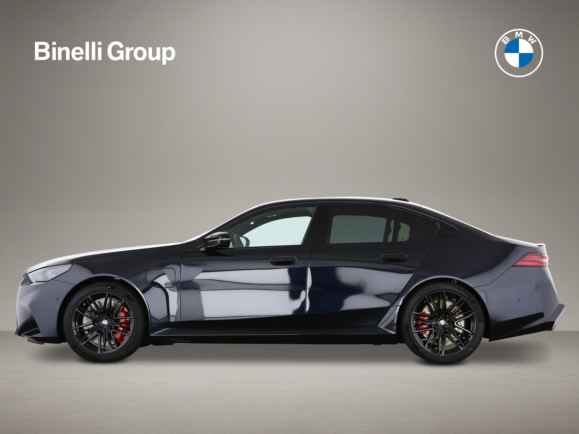 BMW M5 xDrive-image-4