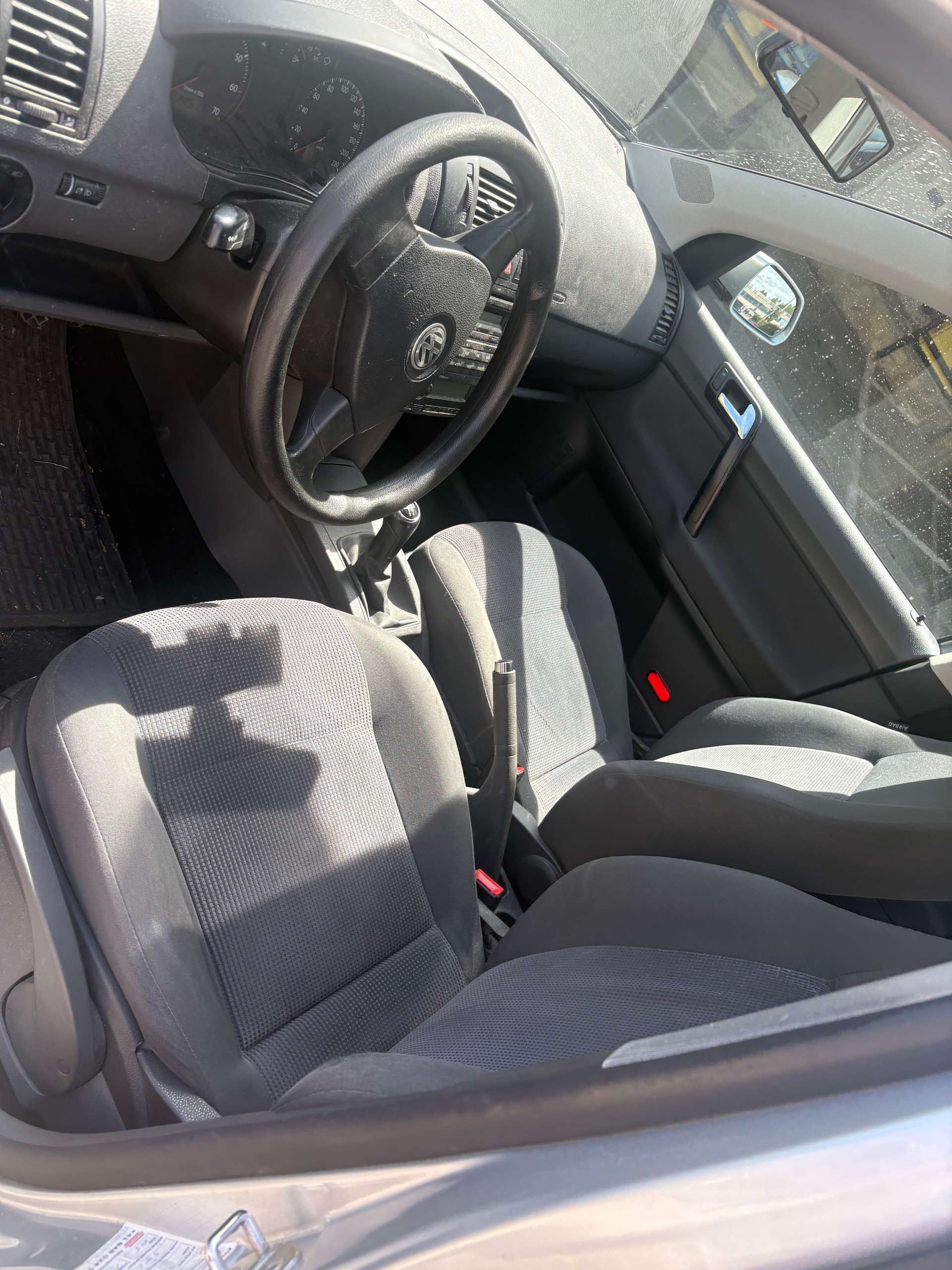 VW Polo 1.4 16V Young&Fresh-image-8