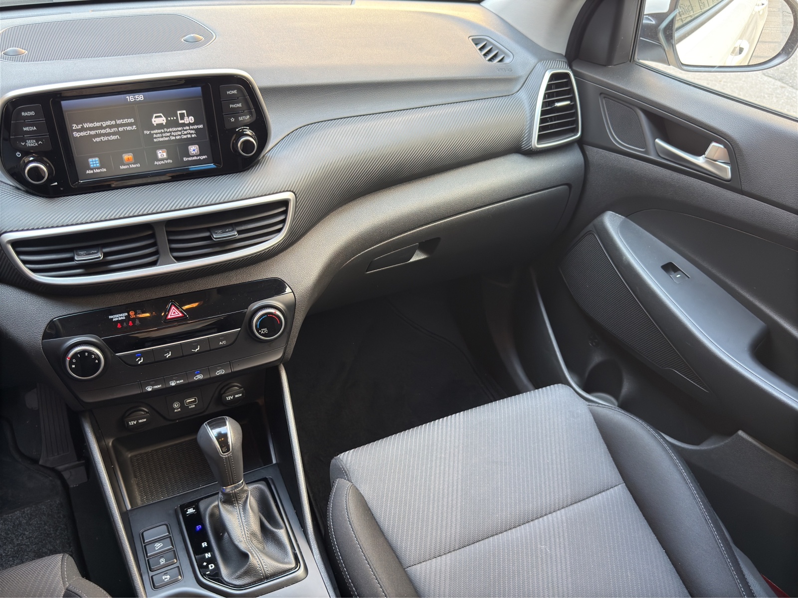 HYUNDAI Tucson 1.6 CRDI Origo 2WD DCT-image-24