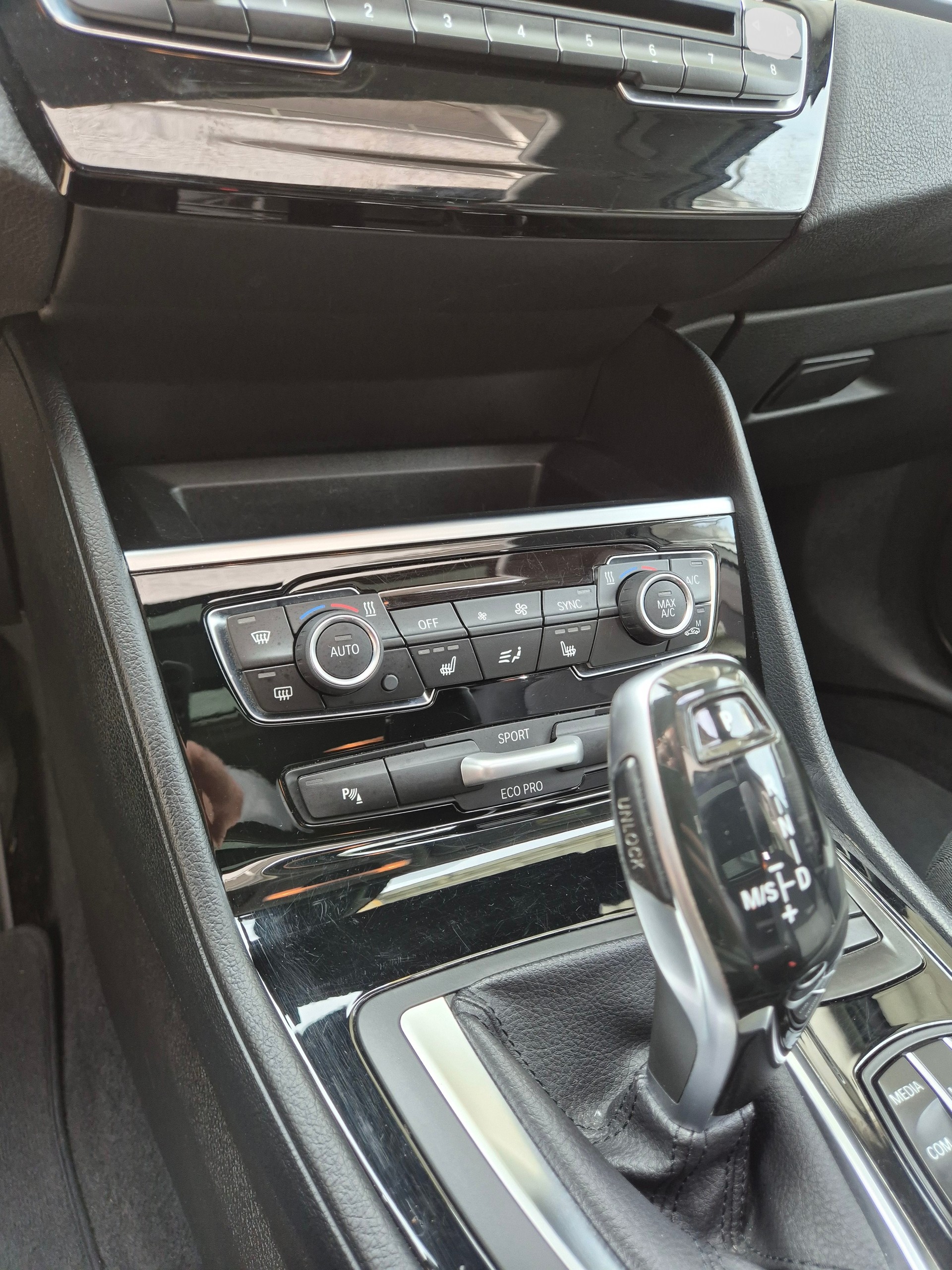 BMW 218d xDrive Gran Tourer Steptronic-image-18