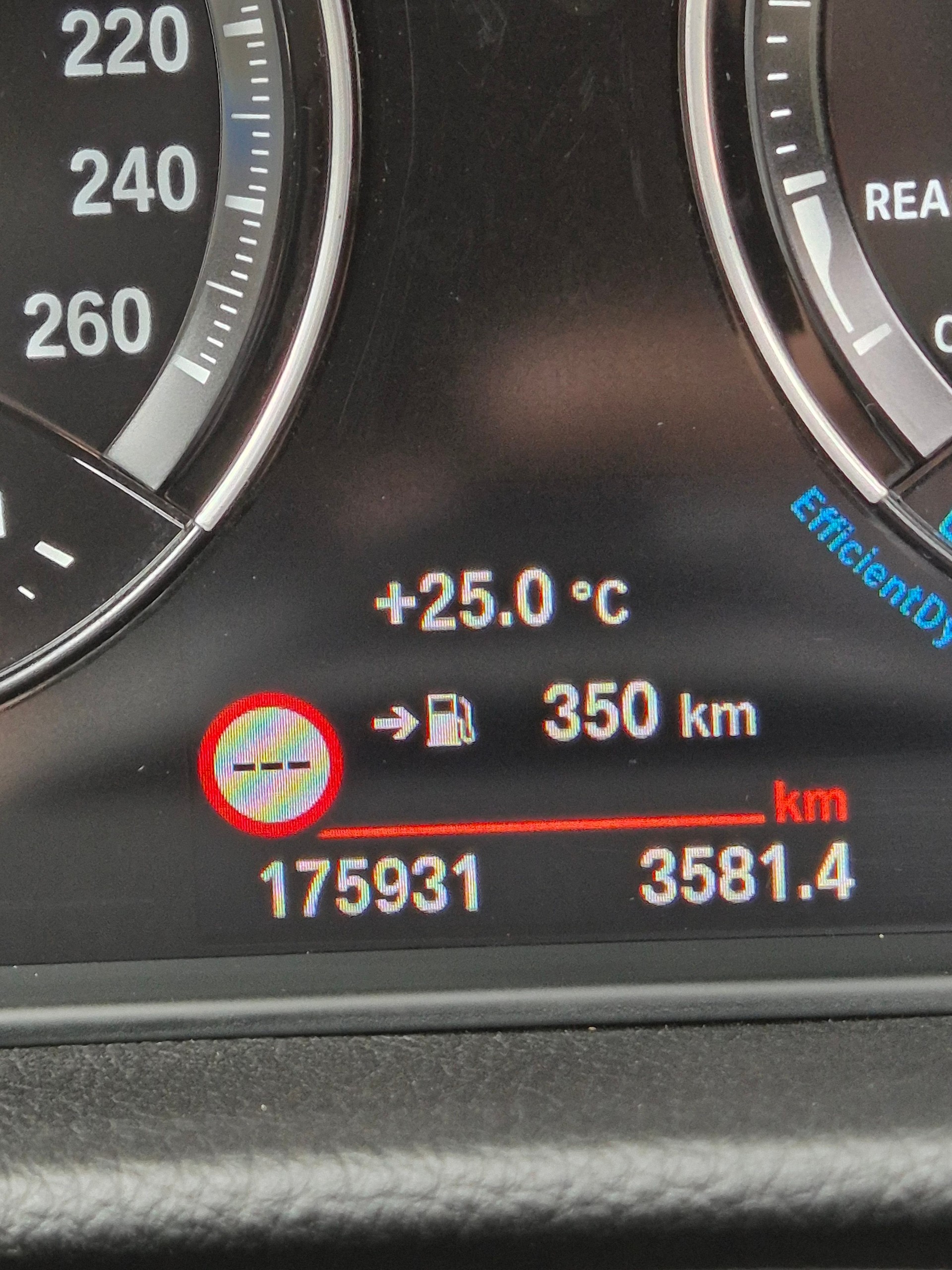 BMW 218d xDrive Gran Tourer Steptronic-image-12