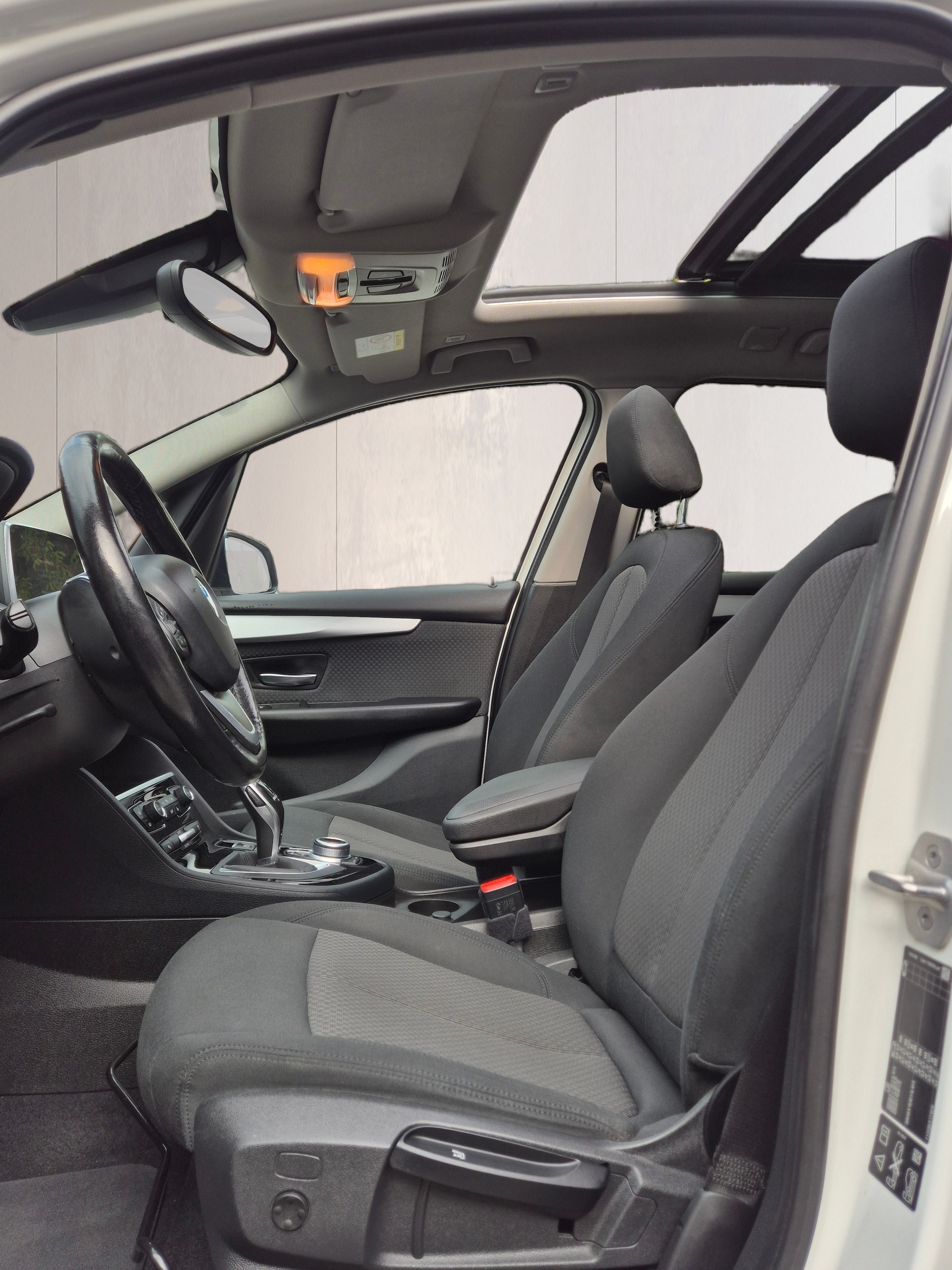 BMW 218d xDrive Gran Tourer Steptronic-image-11