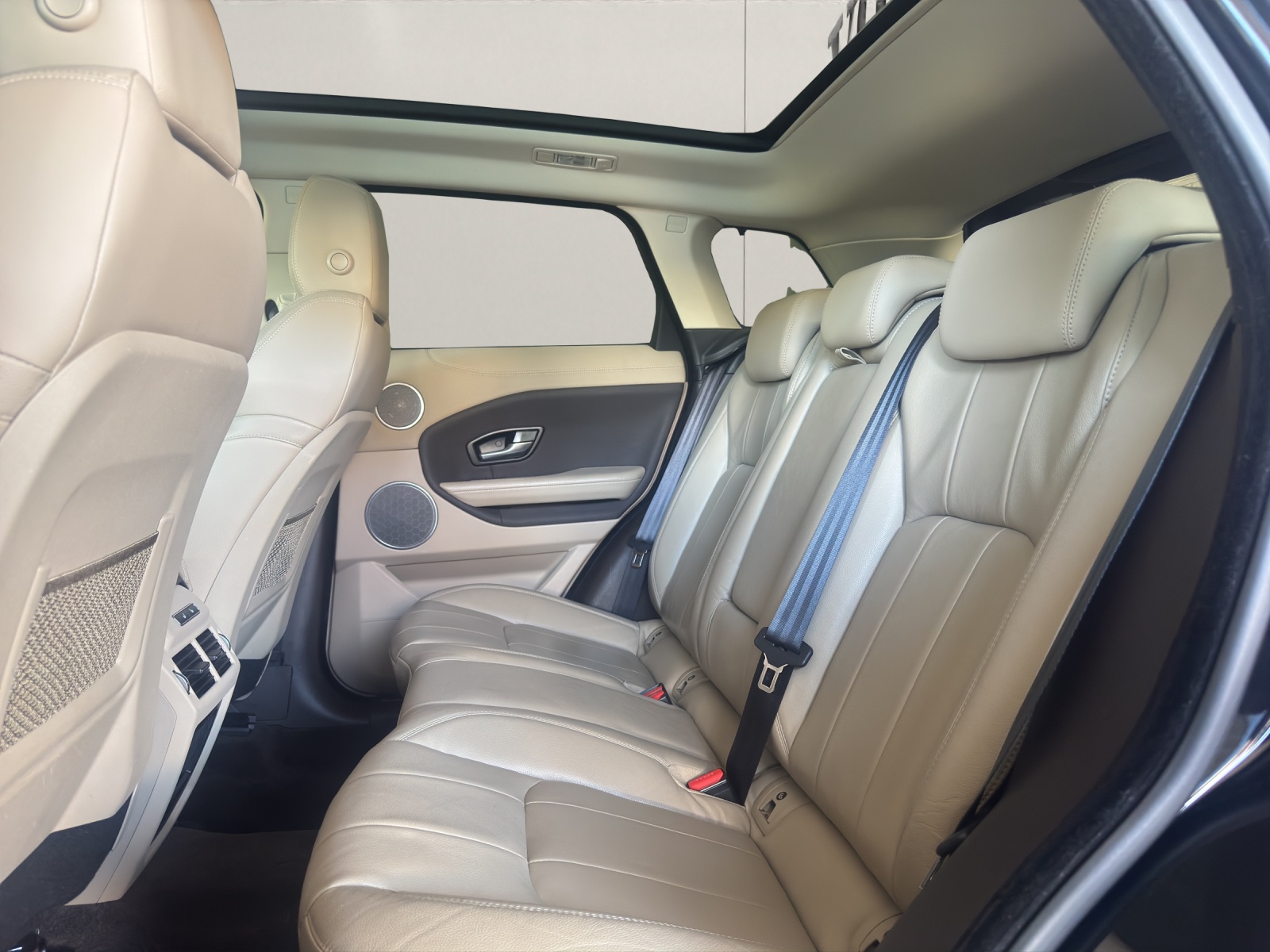 LAND ROVER Range Rover Evoque 2.0 TD4 Advantage-image-16