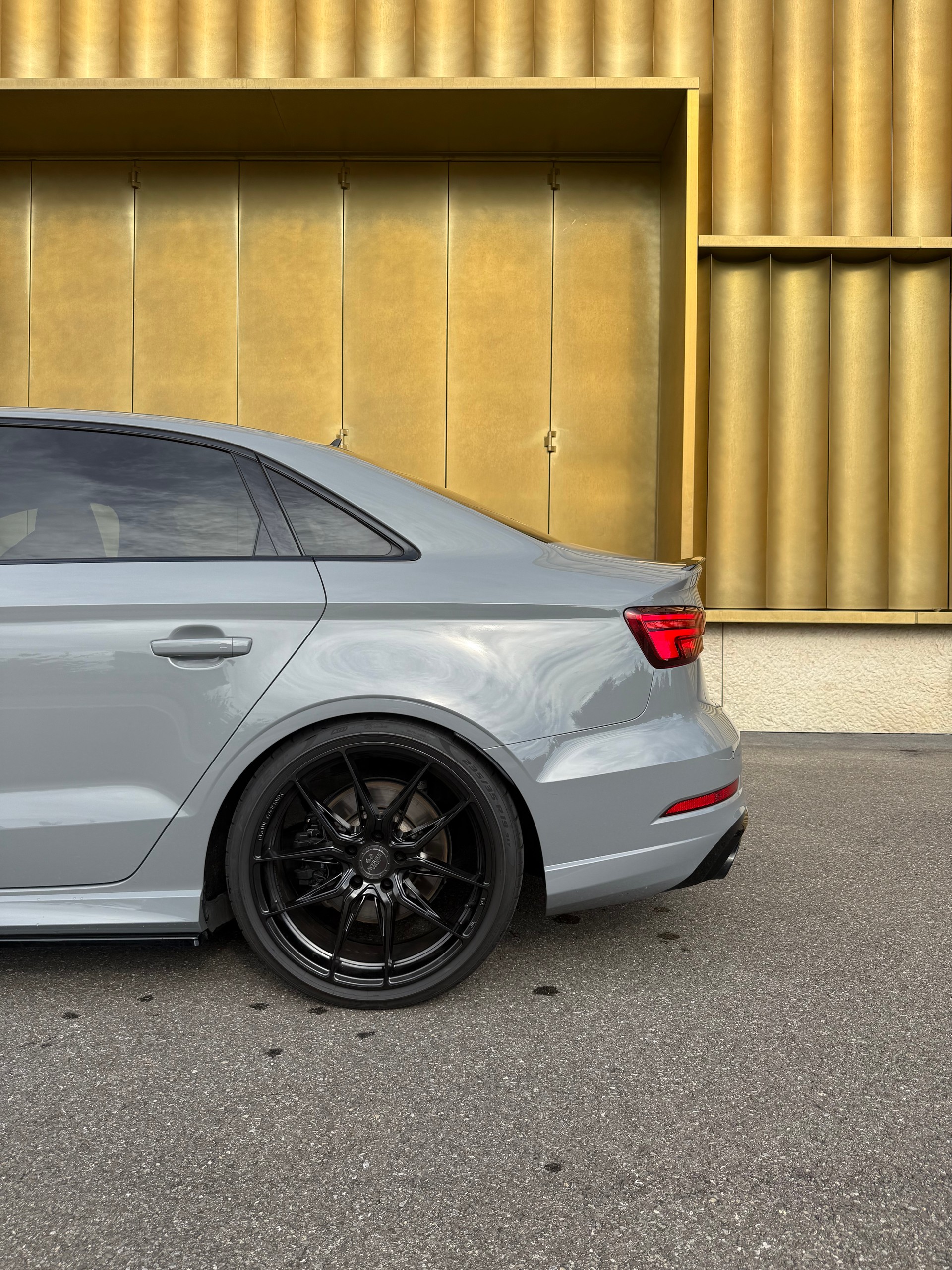 AUDI RS3 Limousine 2.5 TSI quattro S-tronic-image-7