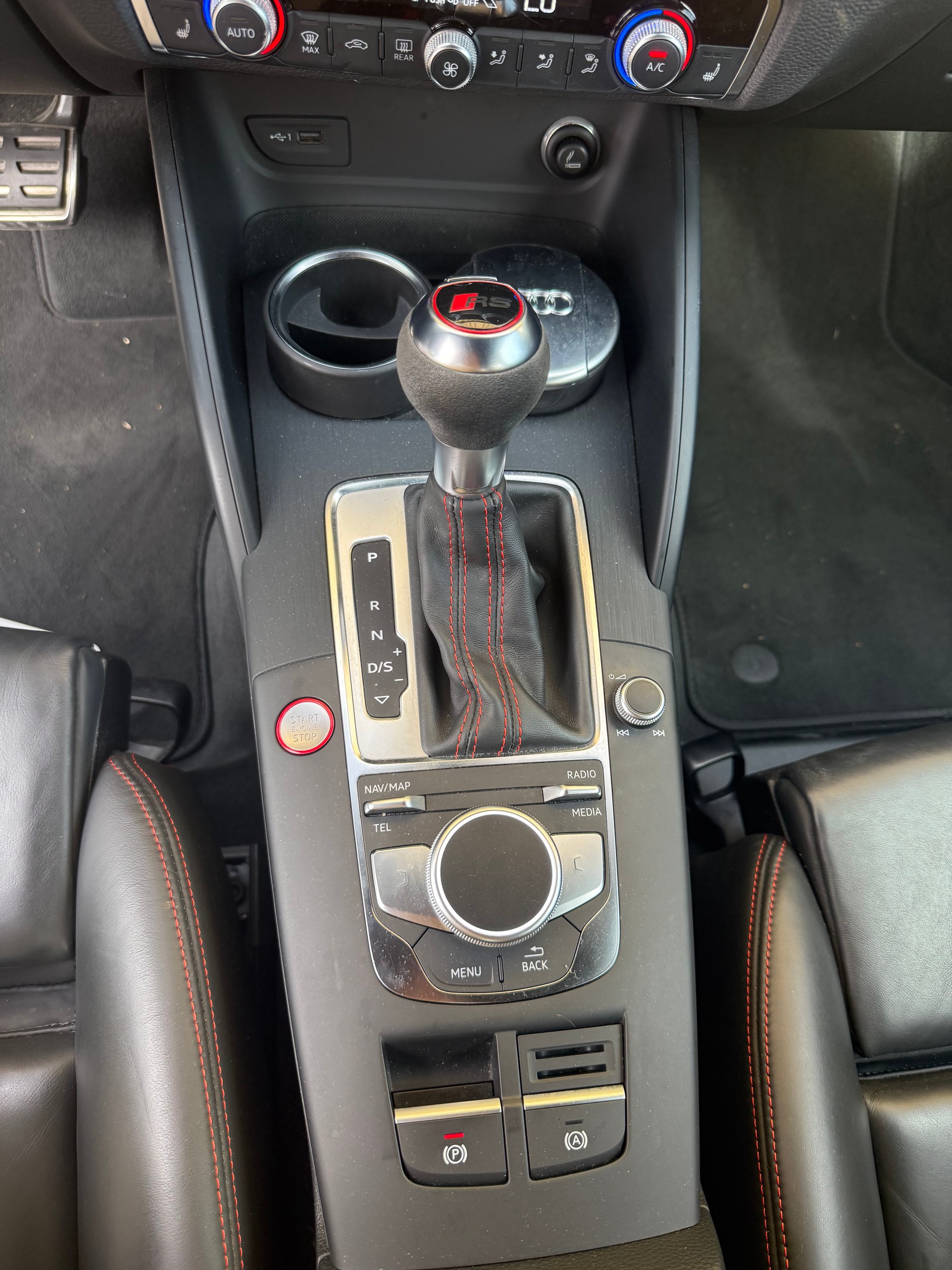 AUDI RS3 Limousine 2.5 TSI quattro S-tronic-image-14