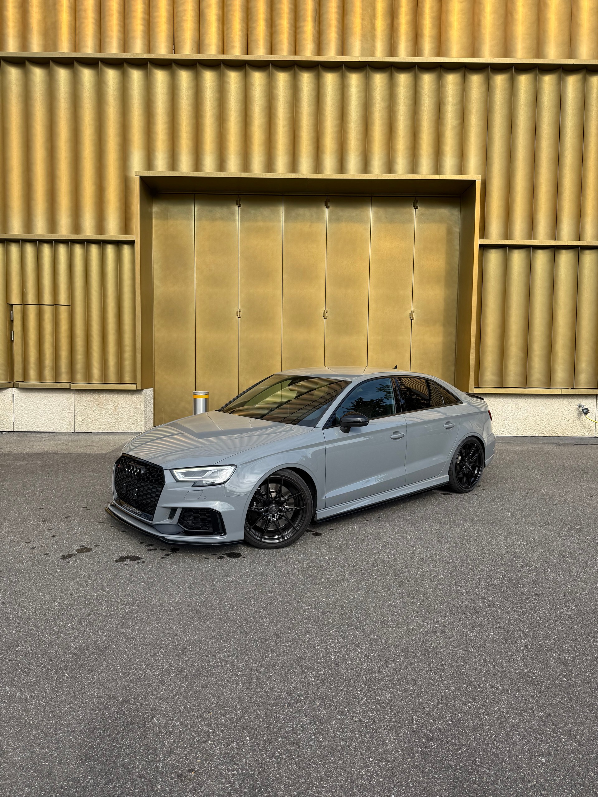 AUDI RS3 Limousine 2.5 TSI quattro S-tronic-image-1