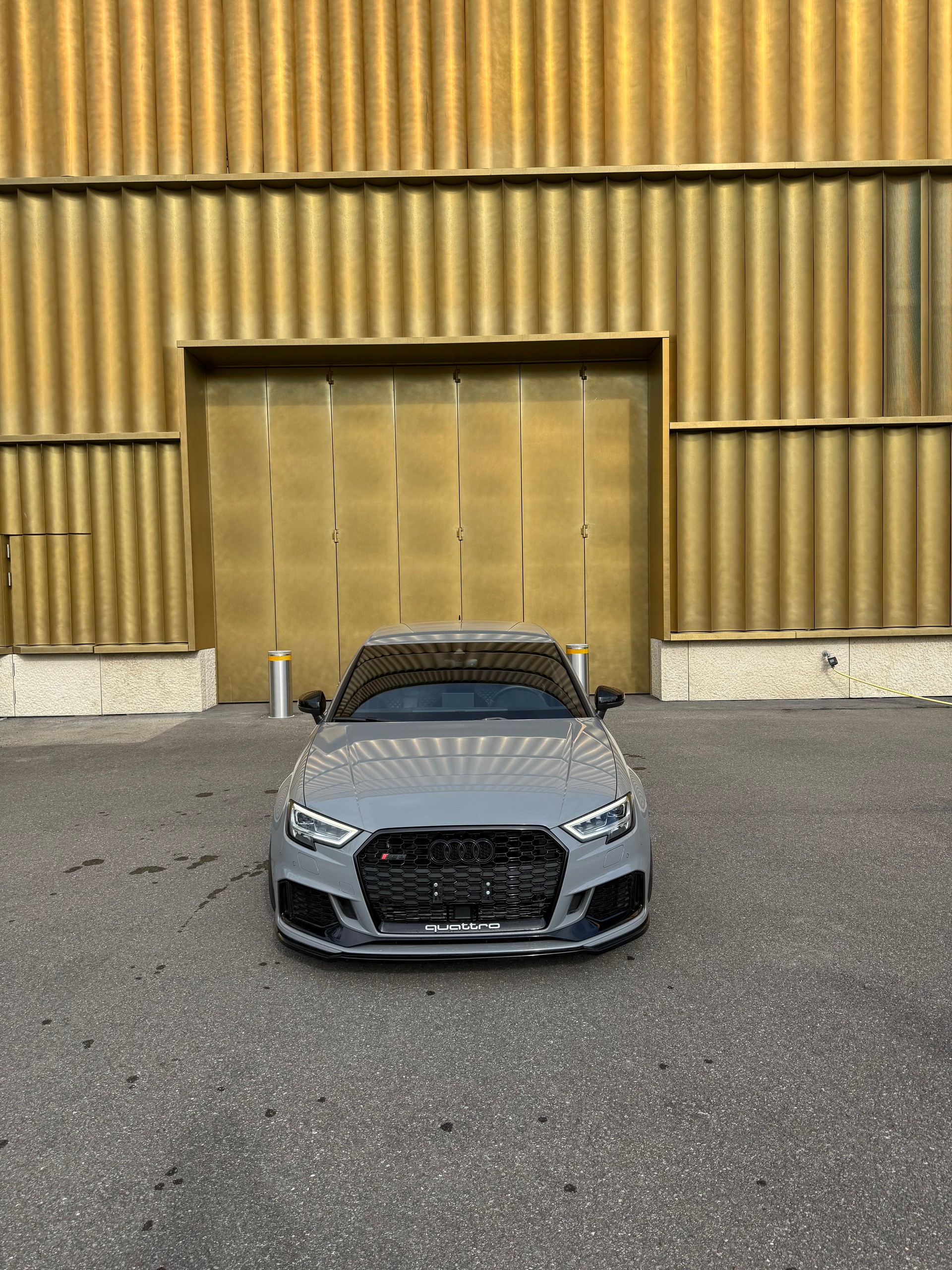 AUDI RS3 Limousine 2.5 TSI quattro S-tronic-image-2