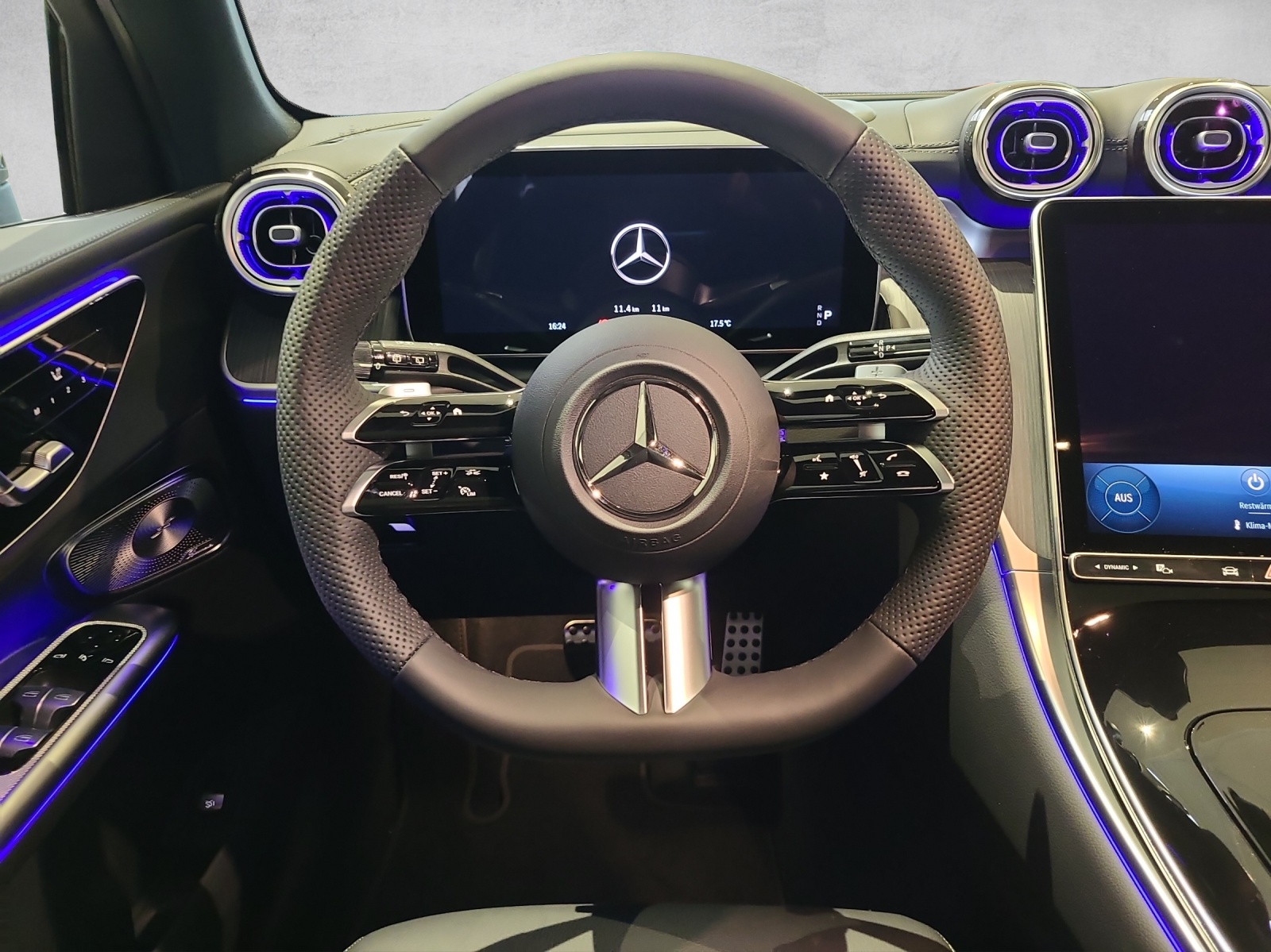MERCEDES-BENZ GLC 220 d AMG Line 4M X254-image-4