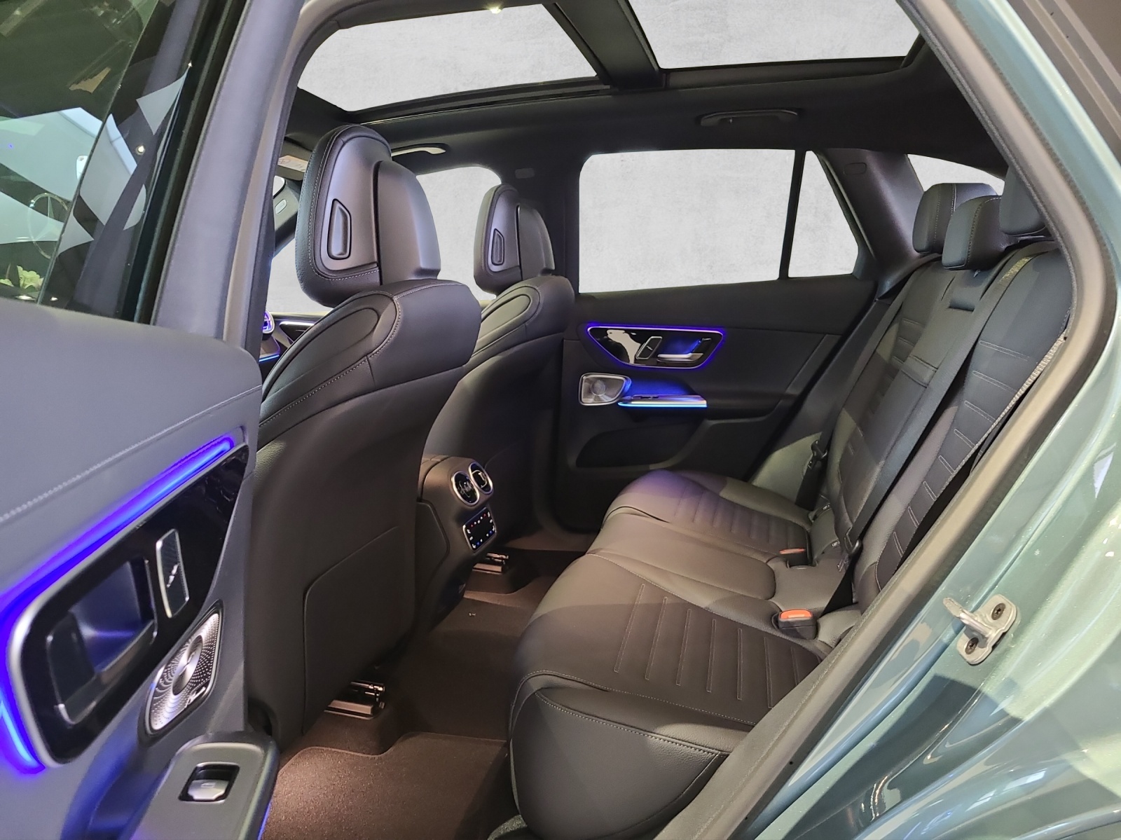 MERCEDES-BENZ GLC 220 d AMG Line 4M X254-image-2