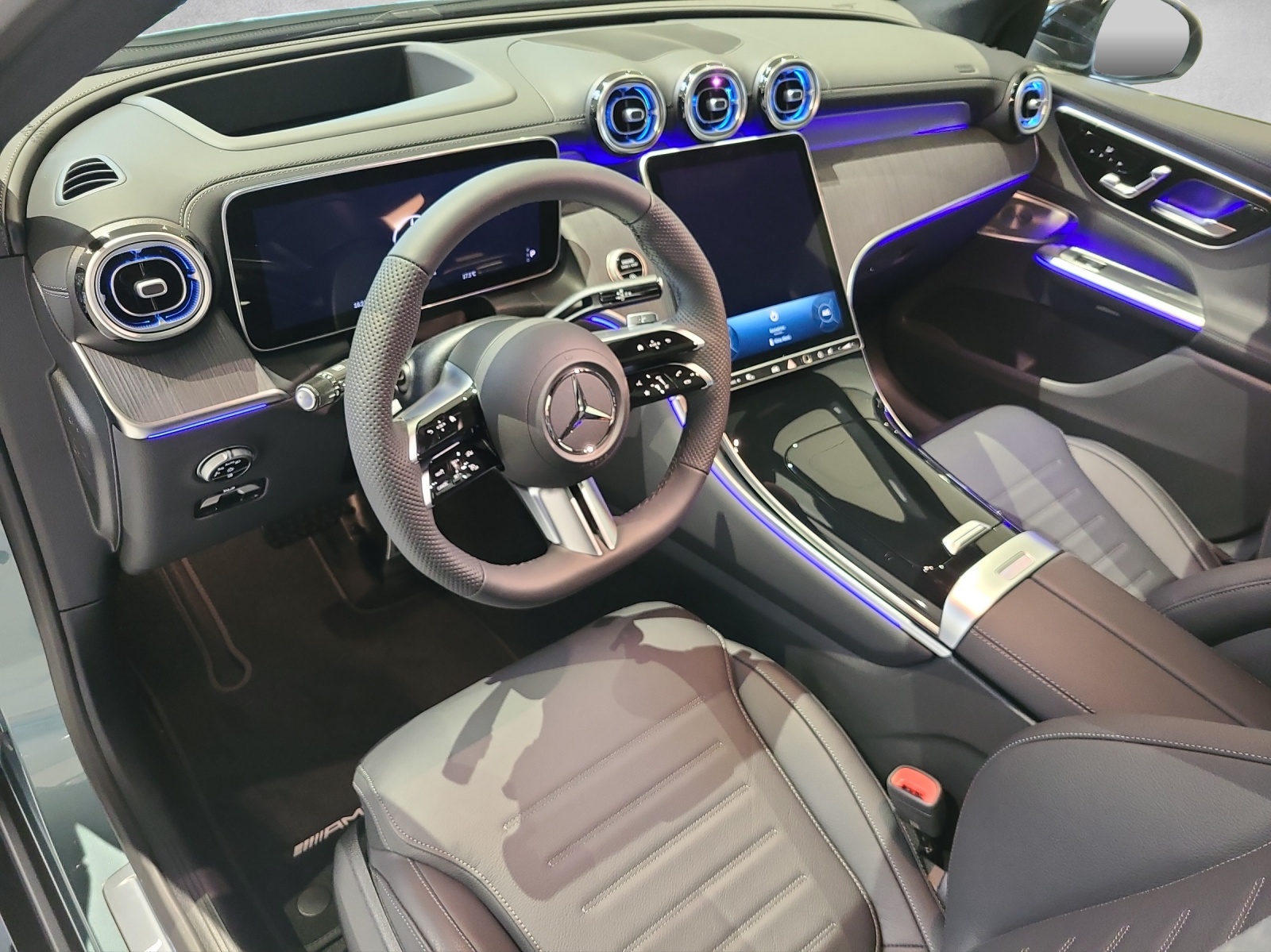 MERCEDES-BENZ GLC 220 d AMG Line 4M X254-image-13