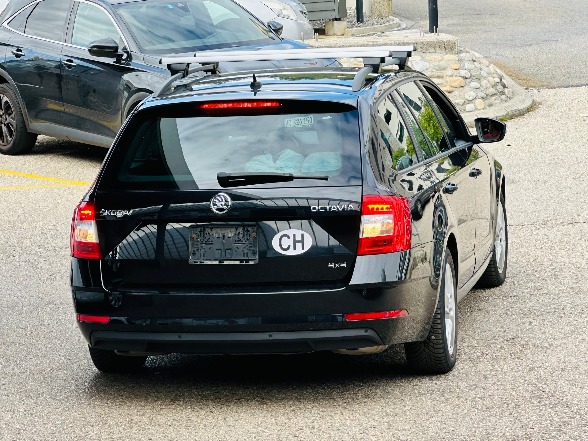 SKODA Octavia Combi 1.8 TSI Style 4x4 DSG-image-5