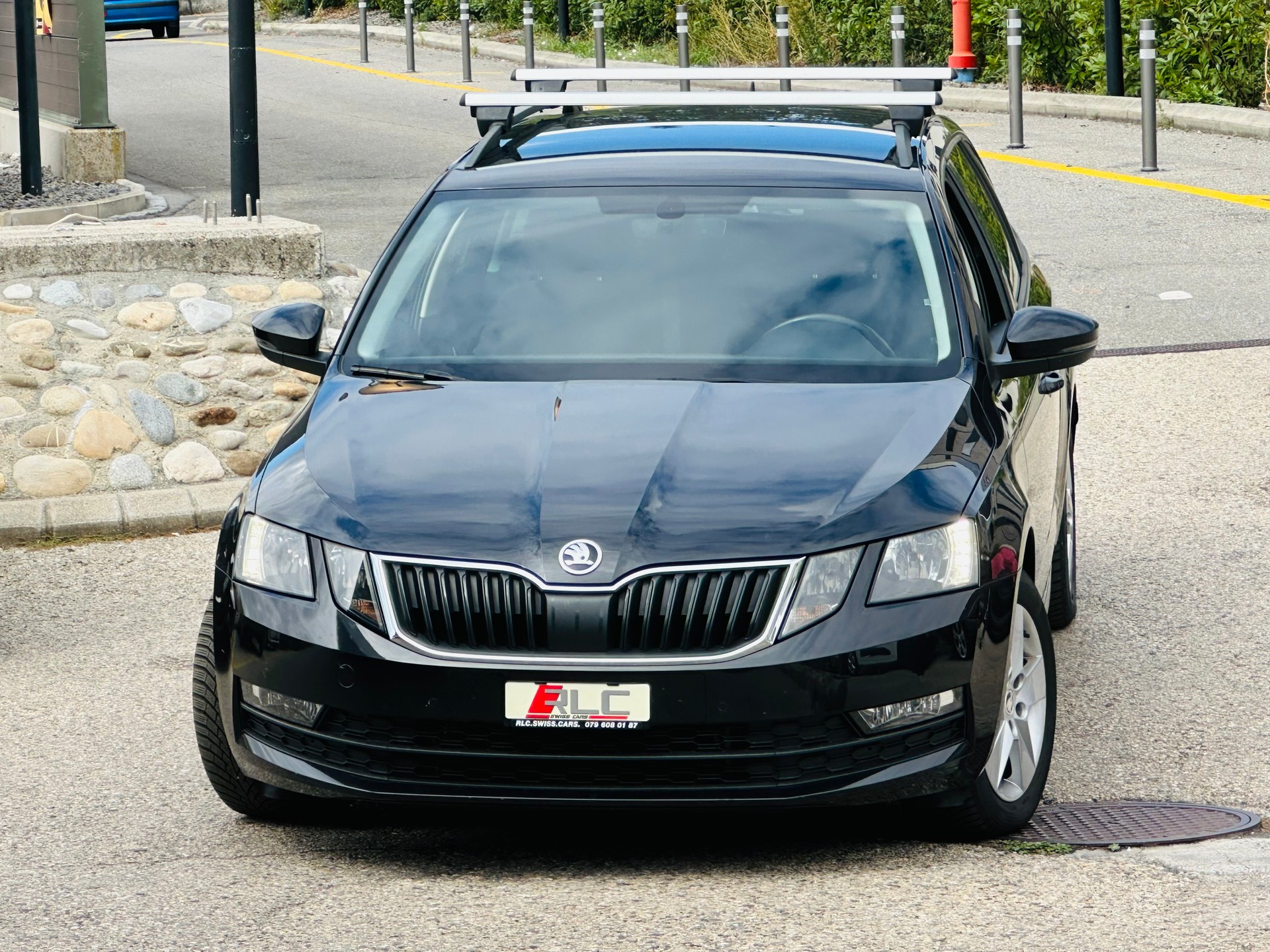 SKODA Octavia Combi 1.8 TSI Style 4x4 DSG-image-1