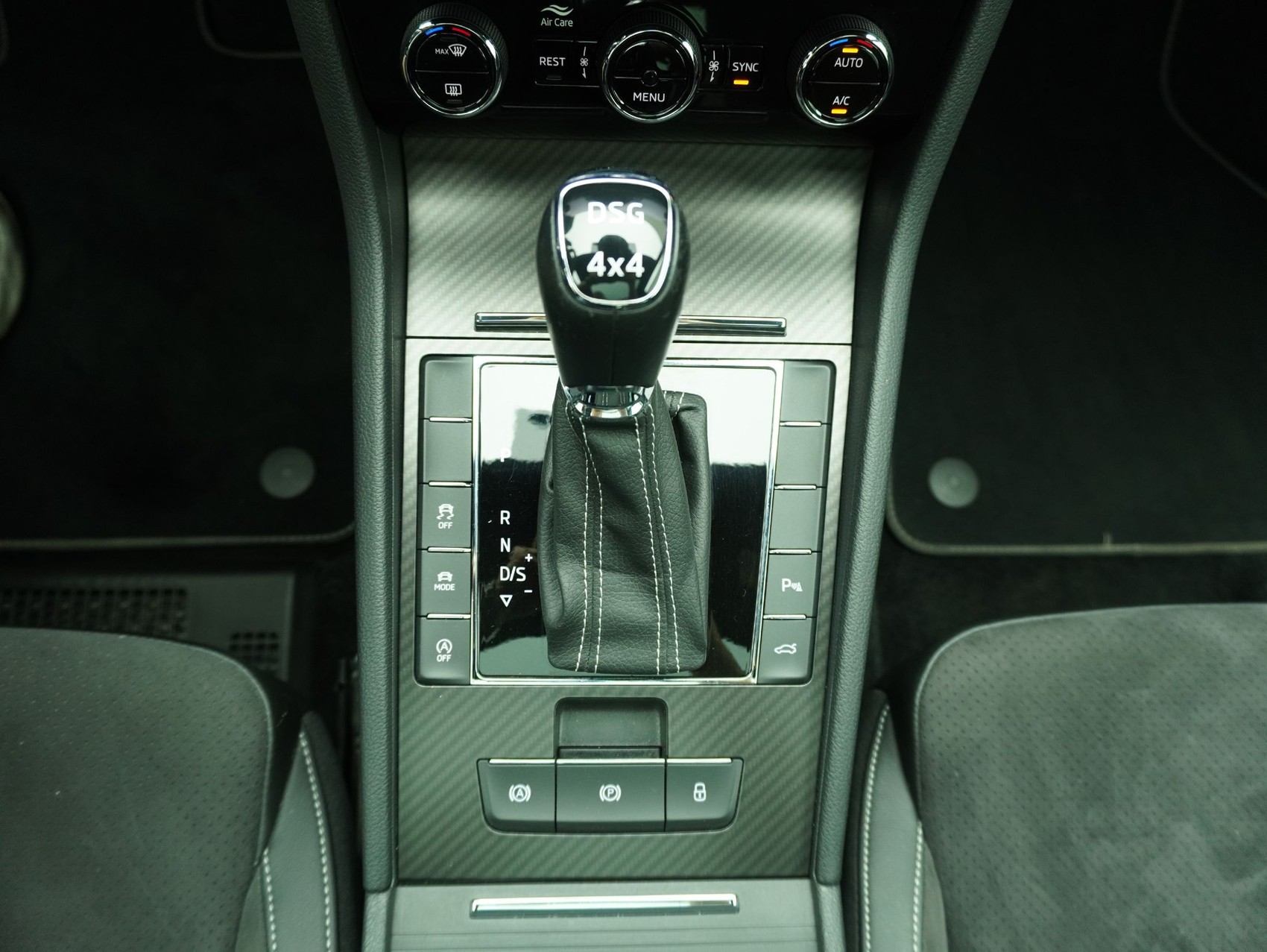 SKODA Superb Combi 2.0 TSI DSG Sport Line 4x4-image-15