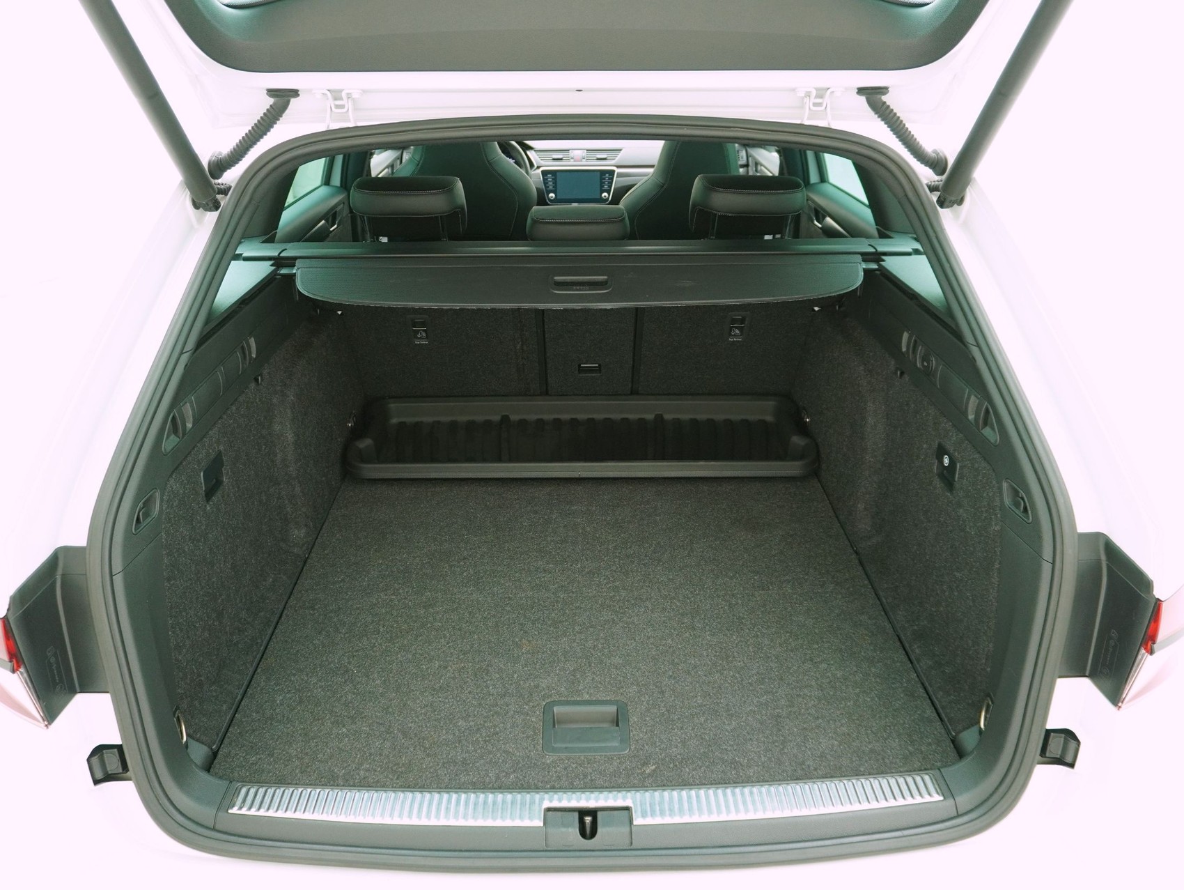 SKODA Superb Combi 2.0 TSI DSG Sport Line 4x4-image-12