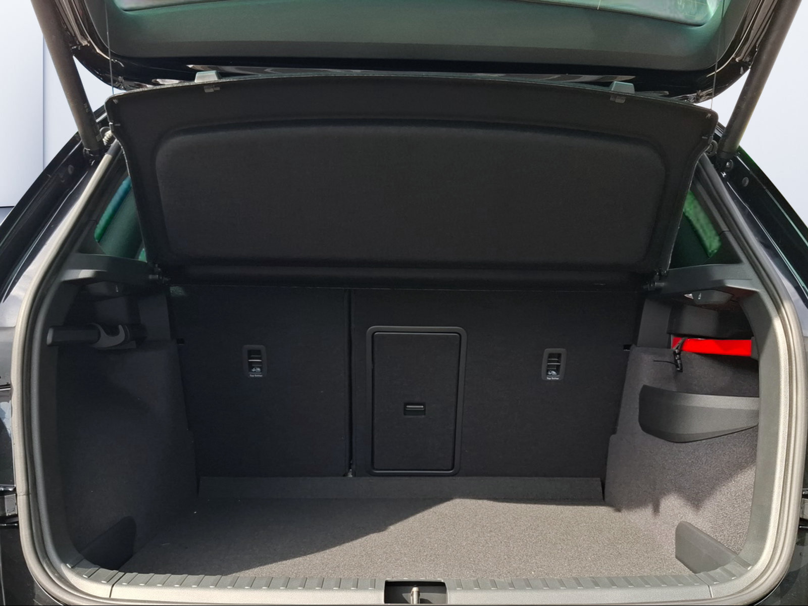SKODA Karoq 2.0 TDI CR Sport Line 4x4 DSG-image-8