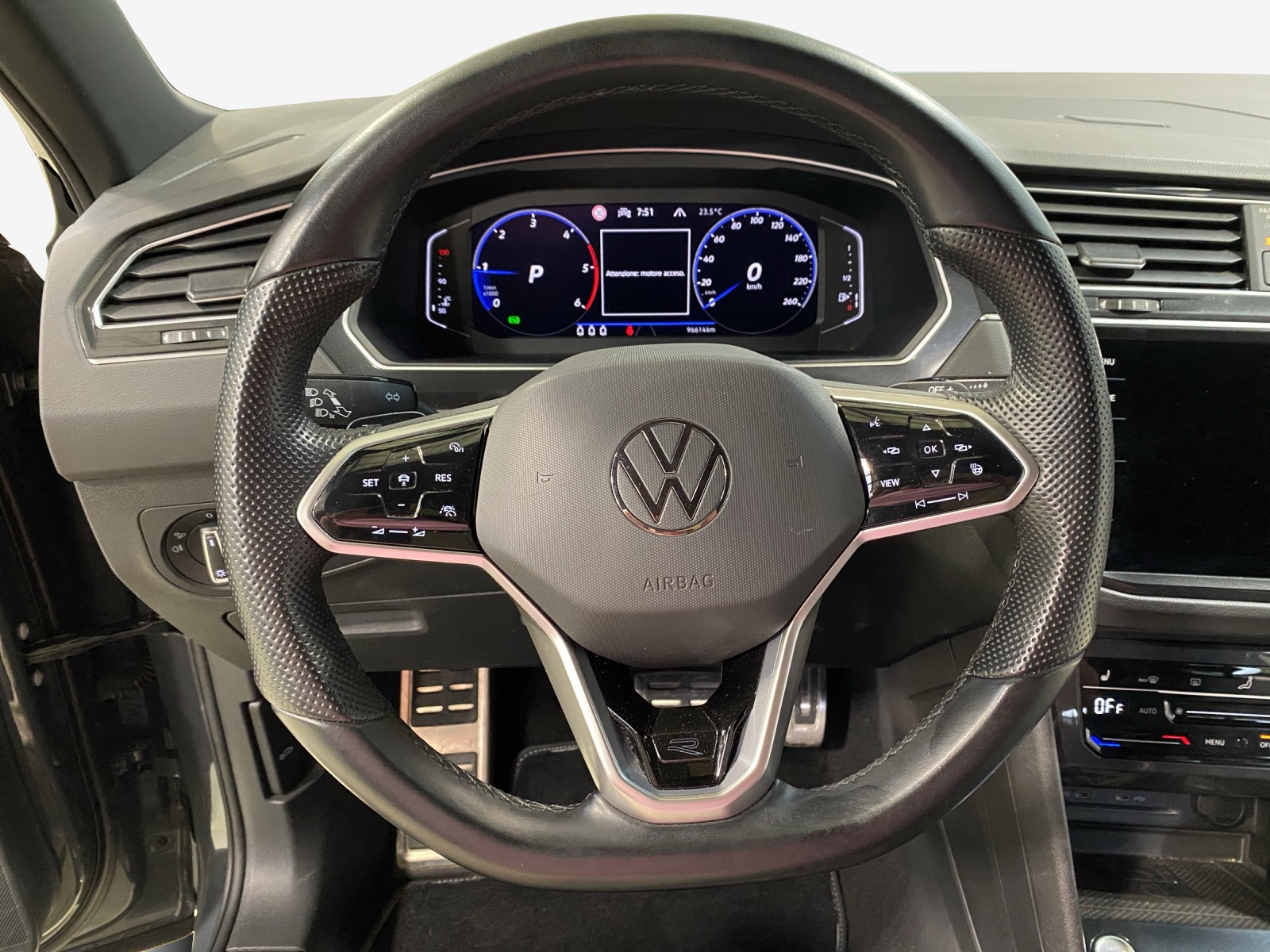 VW Tiguan 2.0 TDI SCR R-Line 4Motion DSG-image-9