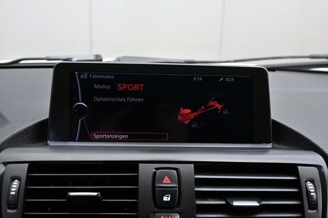 BMW 116i Sport Line-image-11