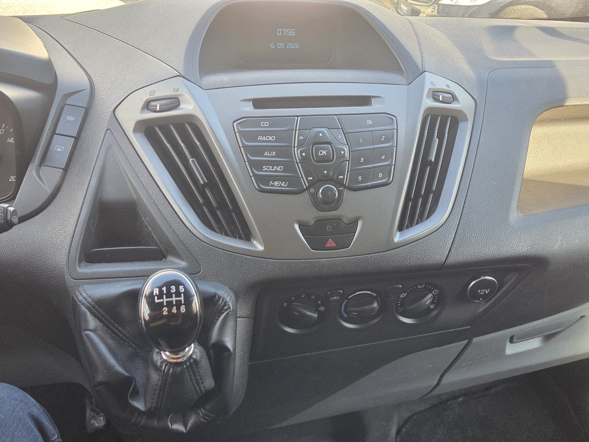 FORD Transit Custom Van 250 L1H1-image-7