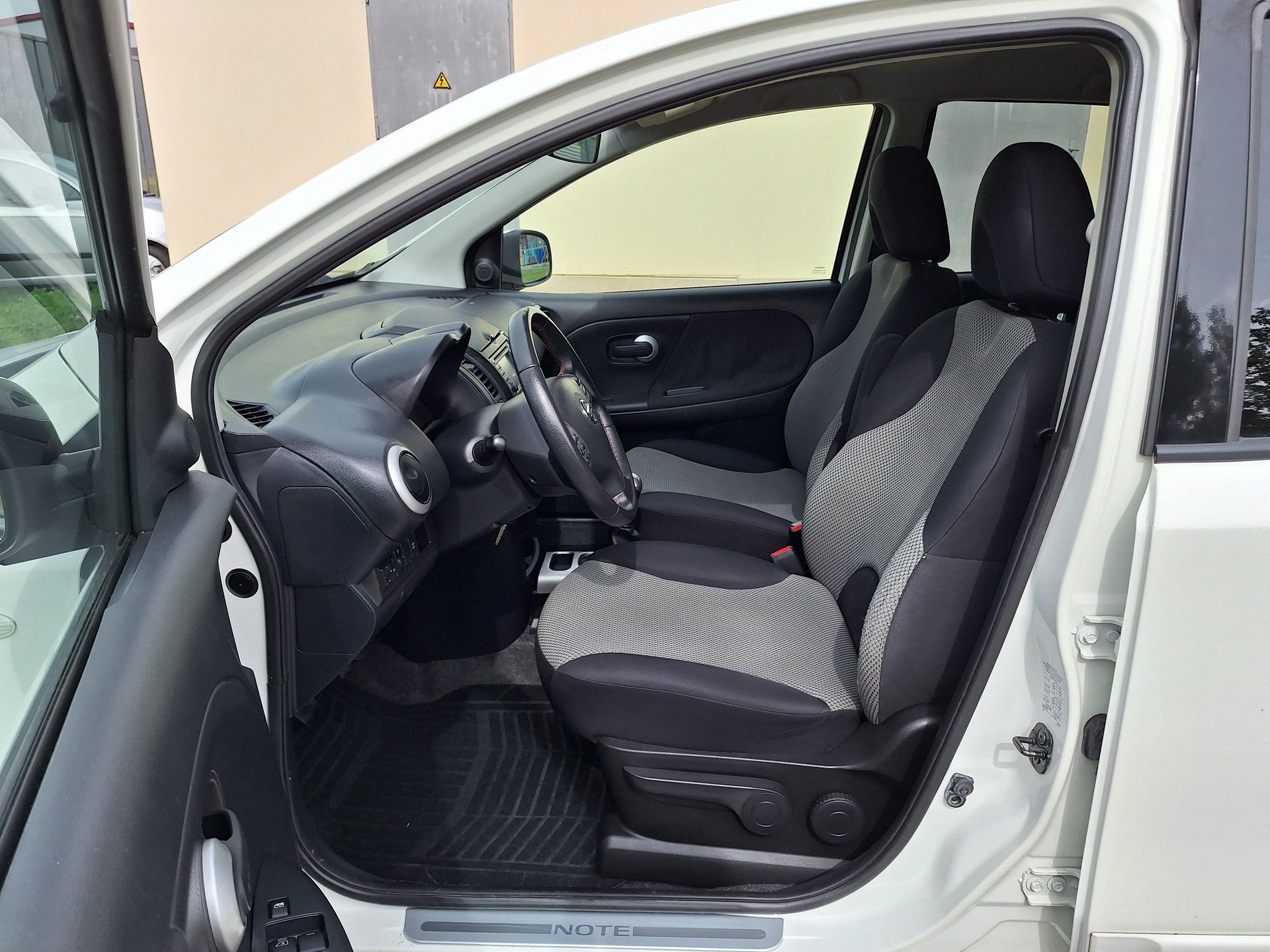 NISSAN Note 1.4 visia-image-6