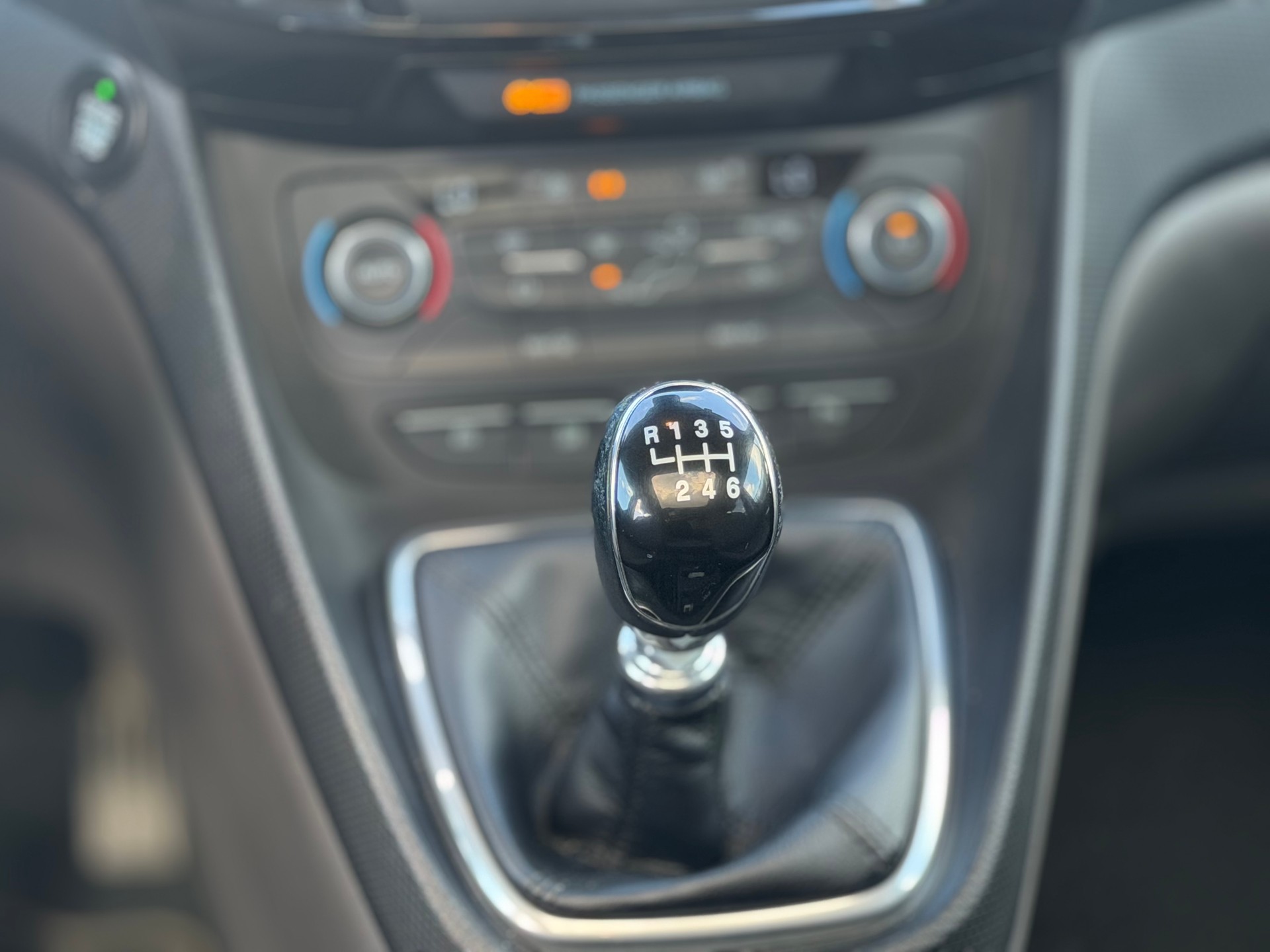 FORD Grand Tourneo Connect 1.5 EcoBlue Titanium-image-10