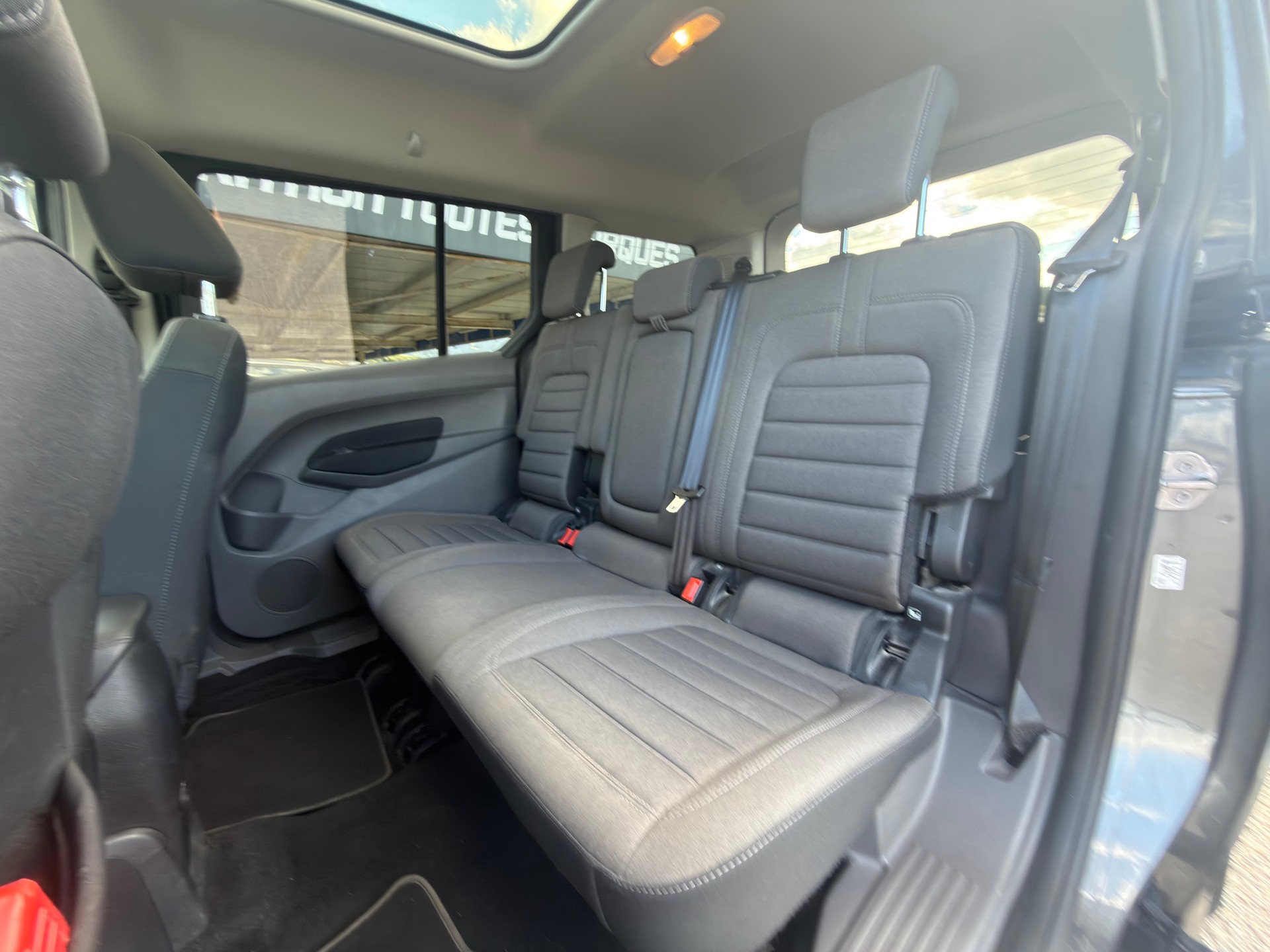 FORD Grand Tourneo Connect 1.5 EcoBlue Titanium-image-12
