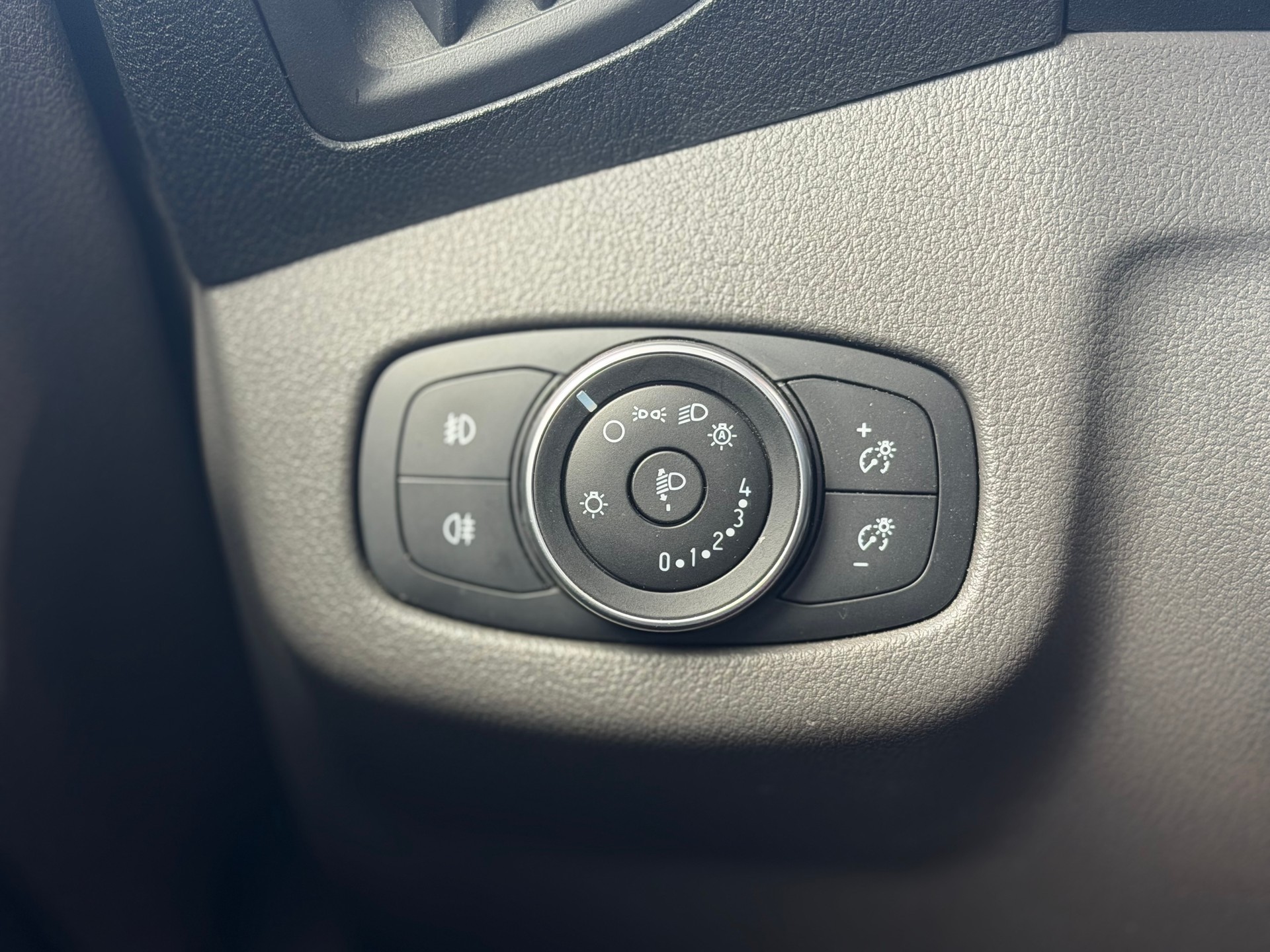 FORD Grand Tourneo Connect 1.5 EcoBlue Titanium-image-8