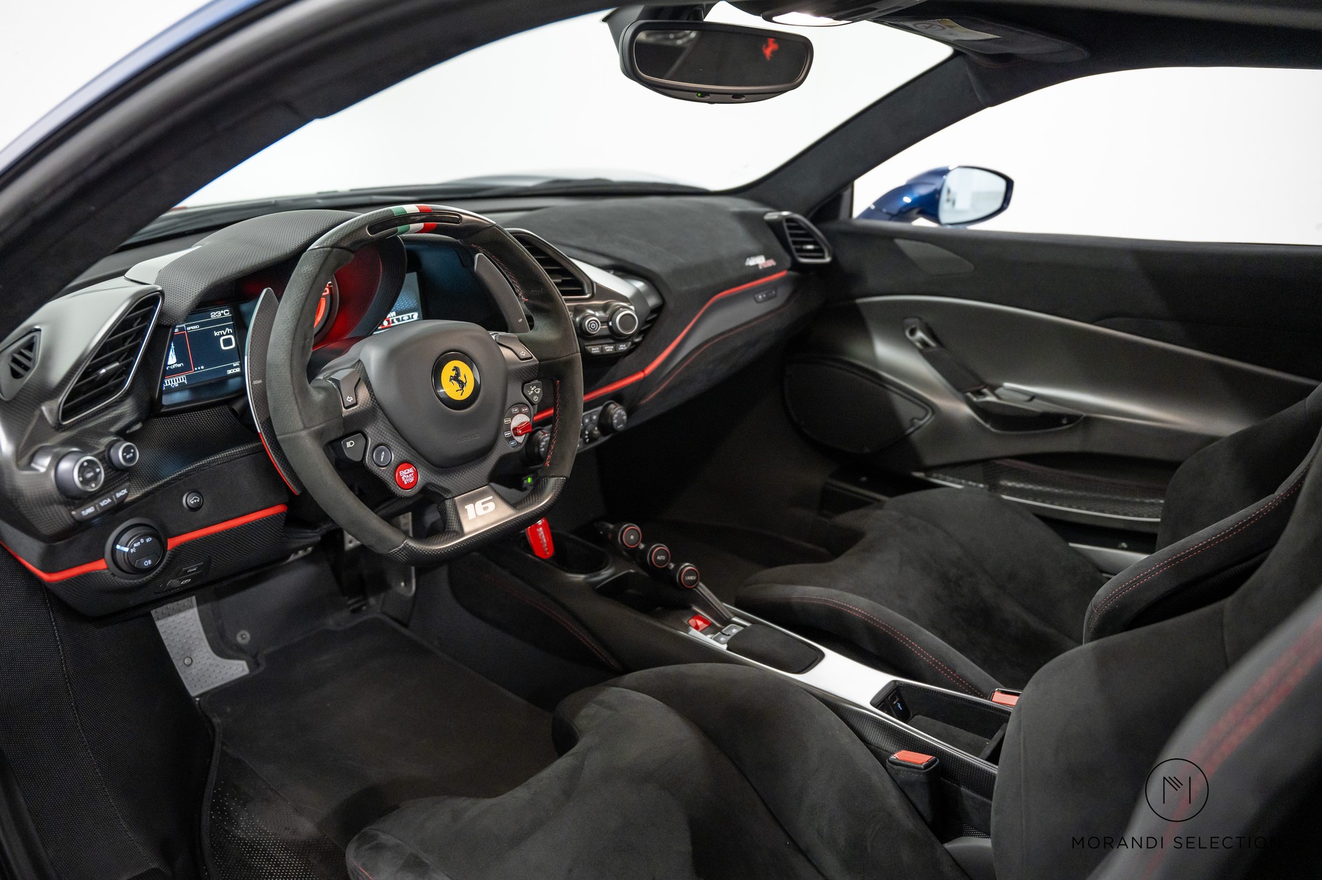 FERRARI 488 Pista Piloti-image-18