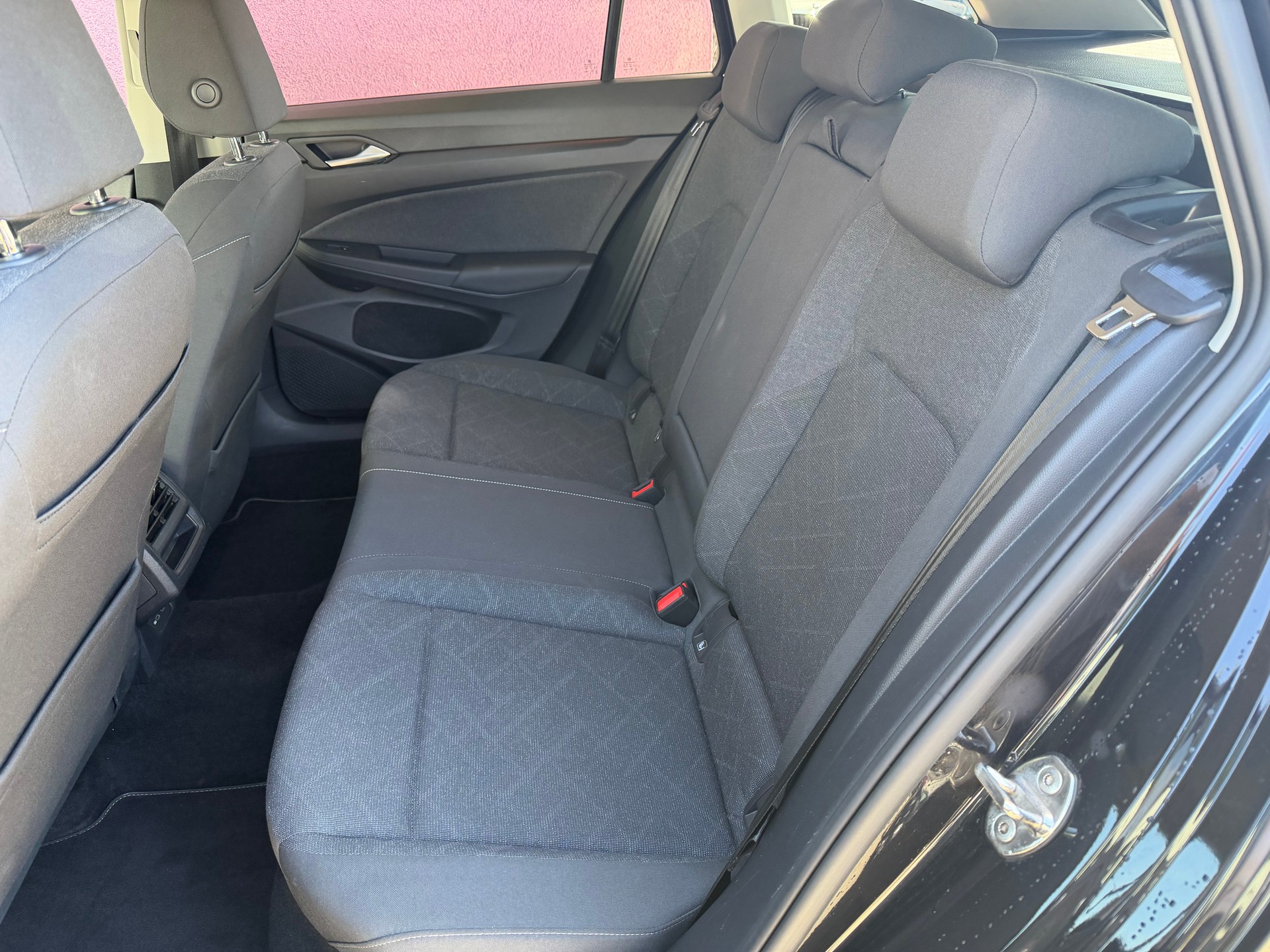 VW Golf Variant 2.0 TDI Life DSG 4Motion-image-8