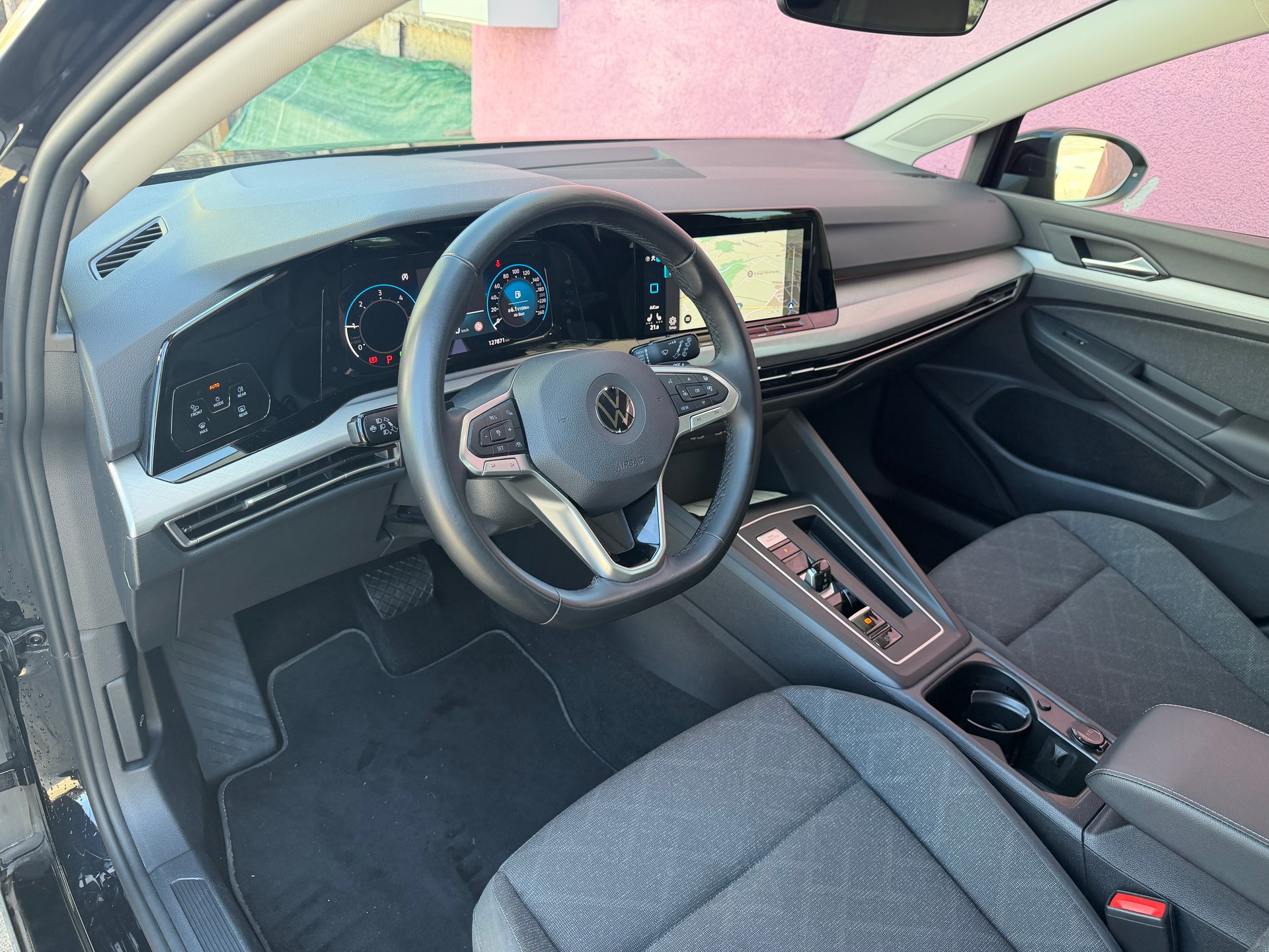 VW Golf Variant 2.0 TDI Life DSG 4Motion-image-4