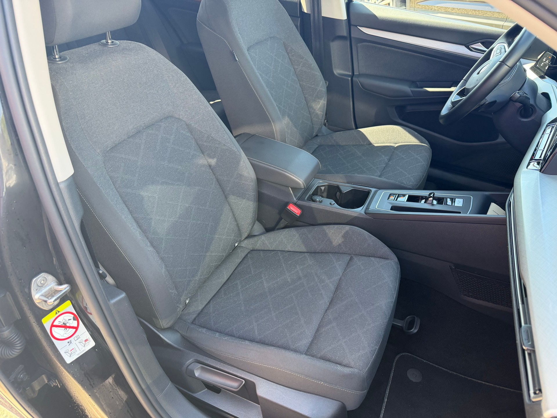 VW Golf Variant 2.0 TDI Life DSG 4Motion-image-7