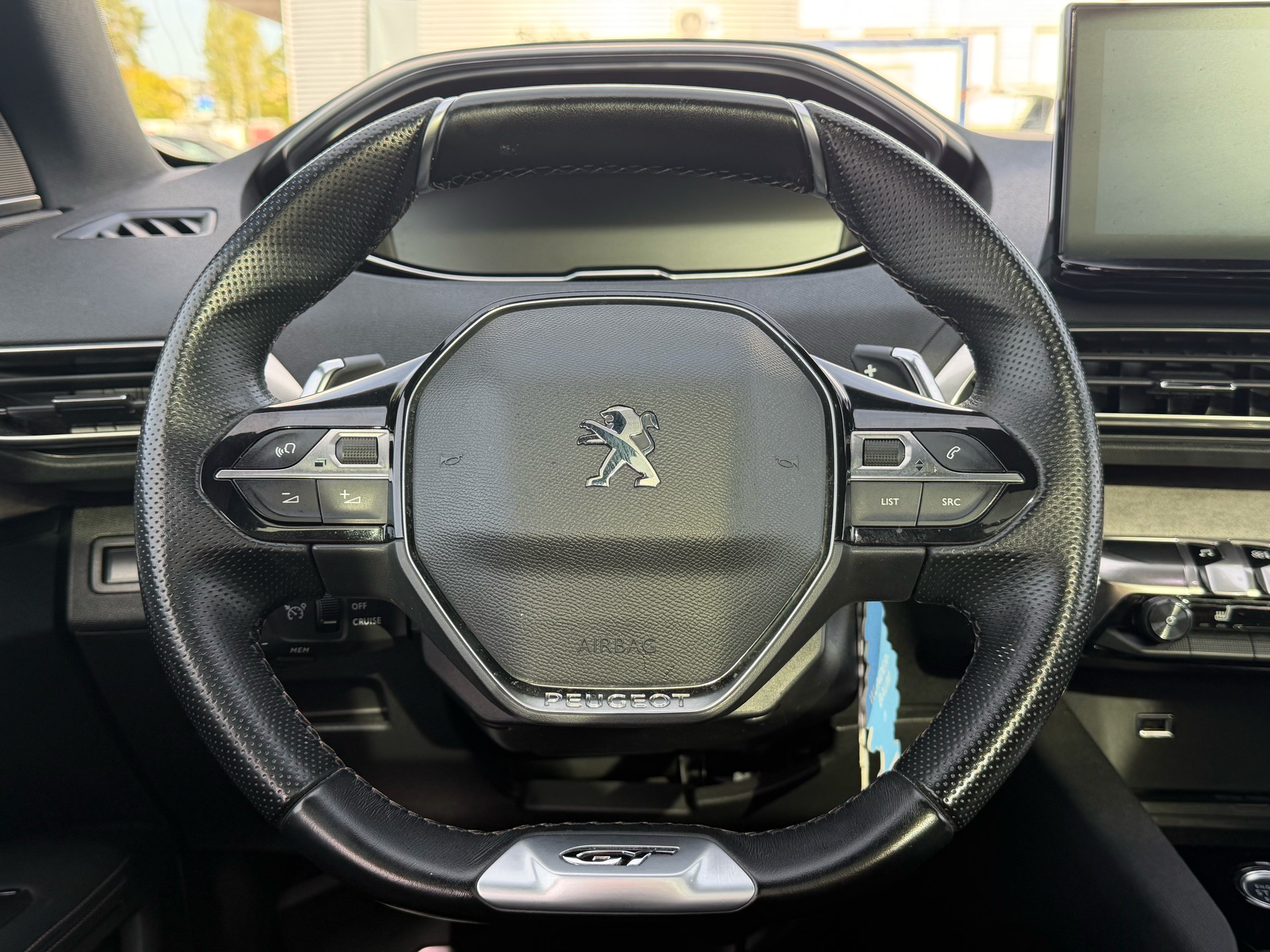 PEUGEOT 3008 1.6 PureTech GT Pack EAT8-image-12
