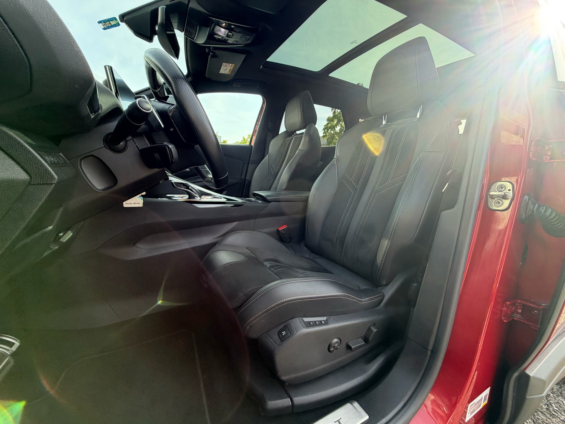 PEUGEOT 3008 1.6 PureTech GT Pack EAT8-image-8