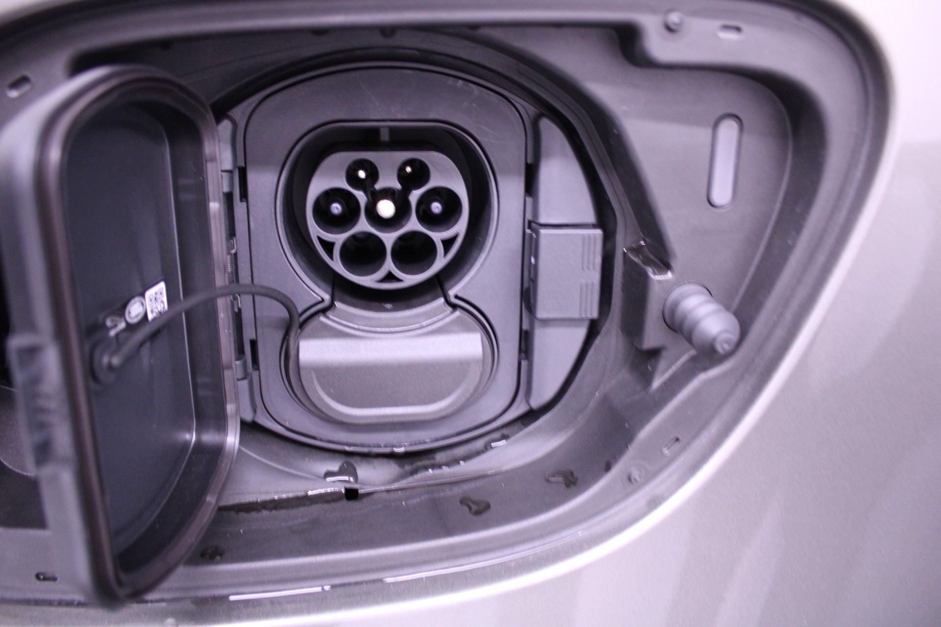 LAND ROVER Discovery Sport 1.5 T 270e Dynamic HSE-image-12