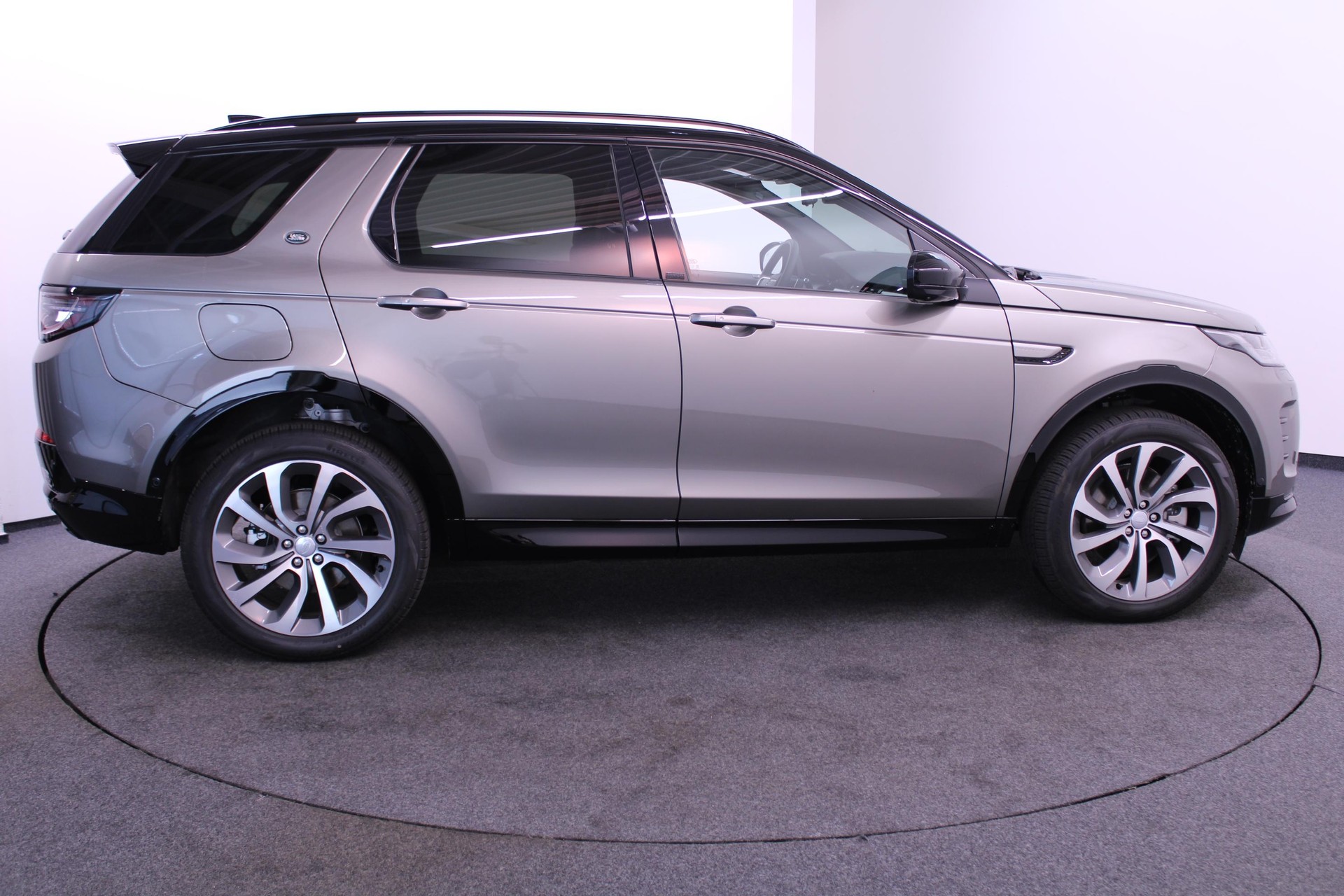 LAND ROVER Discovery Sport 1.5 T 270e Dynamic HSE-image-2