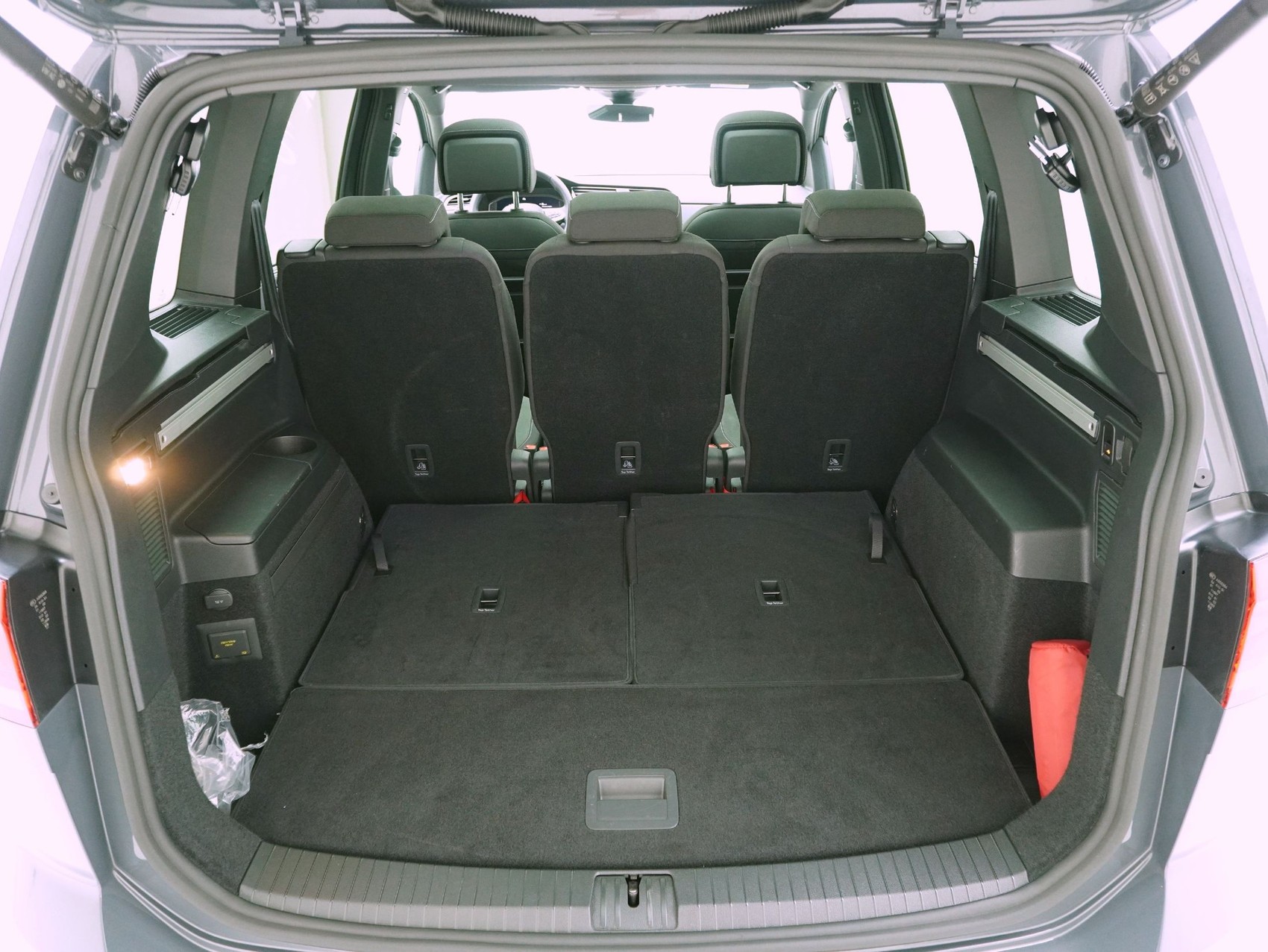 VW Touran 1.5 TSI DSG R-Line Black Style **VW Werksgarantie bis 12/2030**-image-14