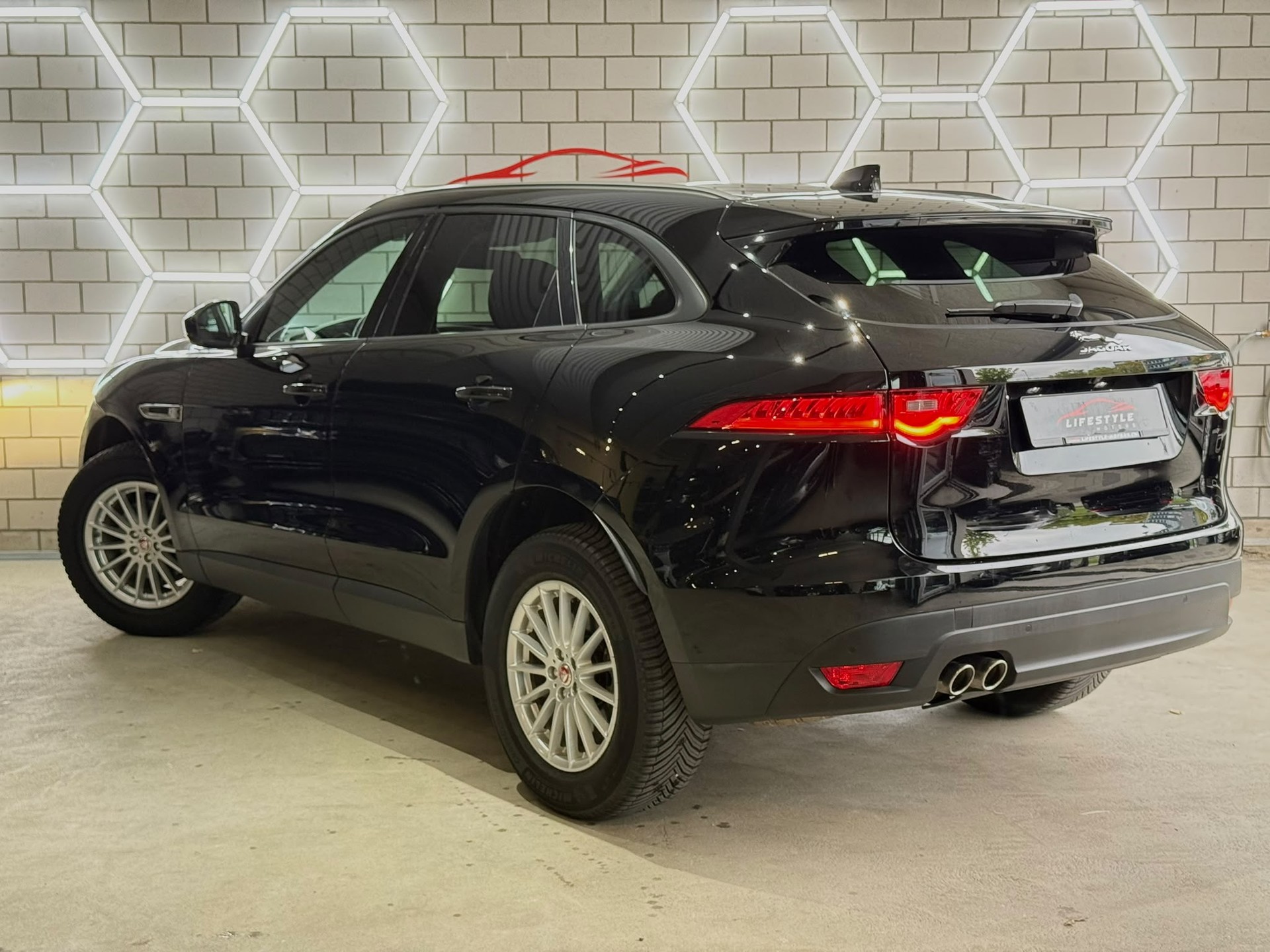 JAGUAR F-Pace 2.0d Pure AWD Automatik-image-2
