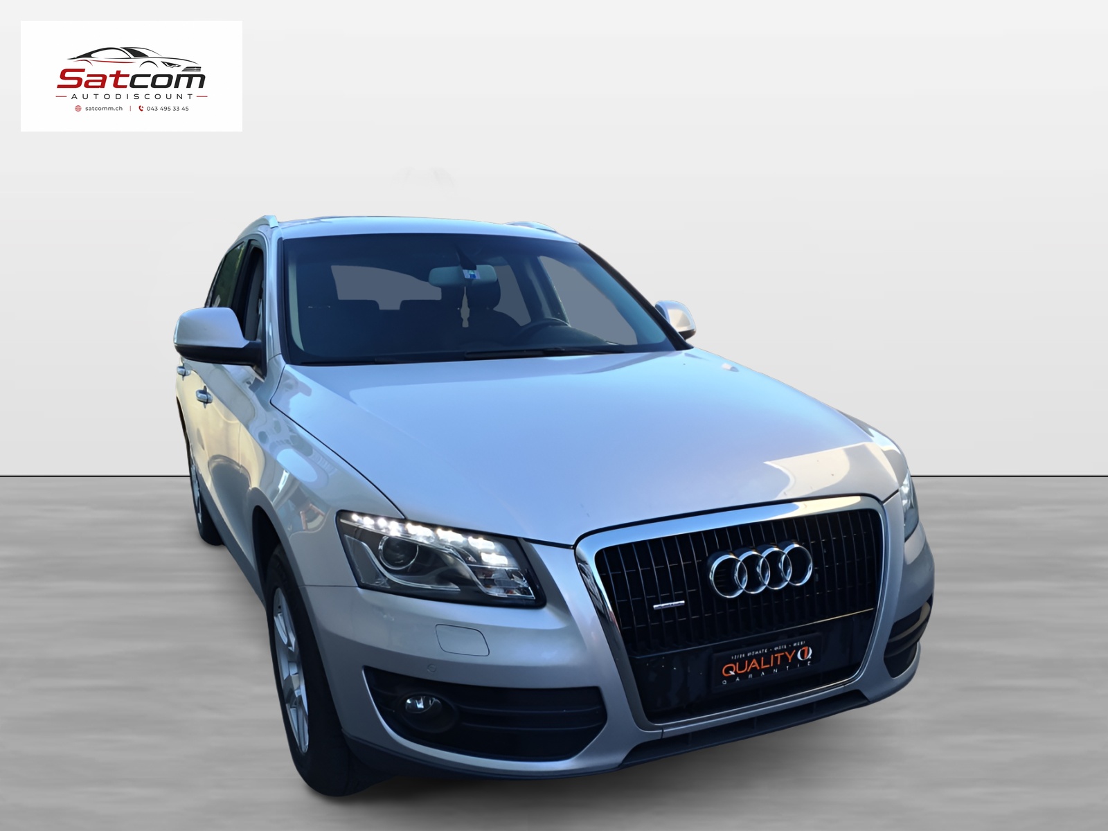 AUDI Q5 3.2 FSI quattro S-tronic-image-1