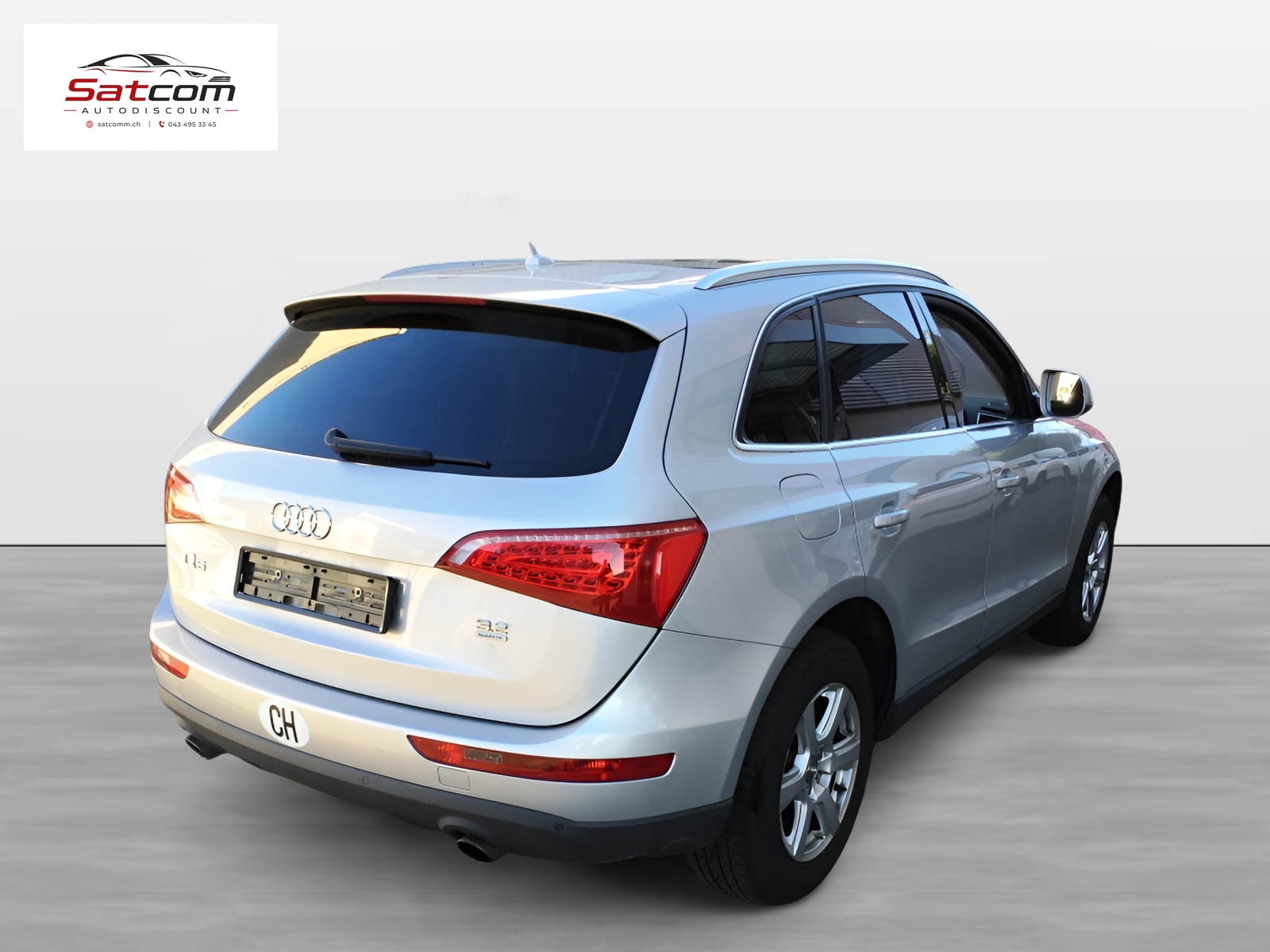 AUDI Q5 3.2 FSI quattro S-tronic-image-2