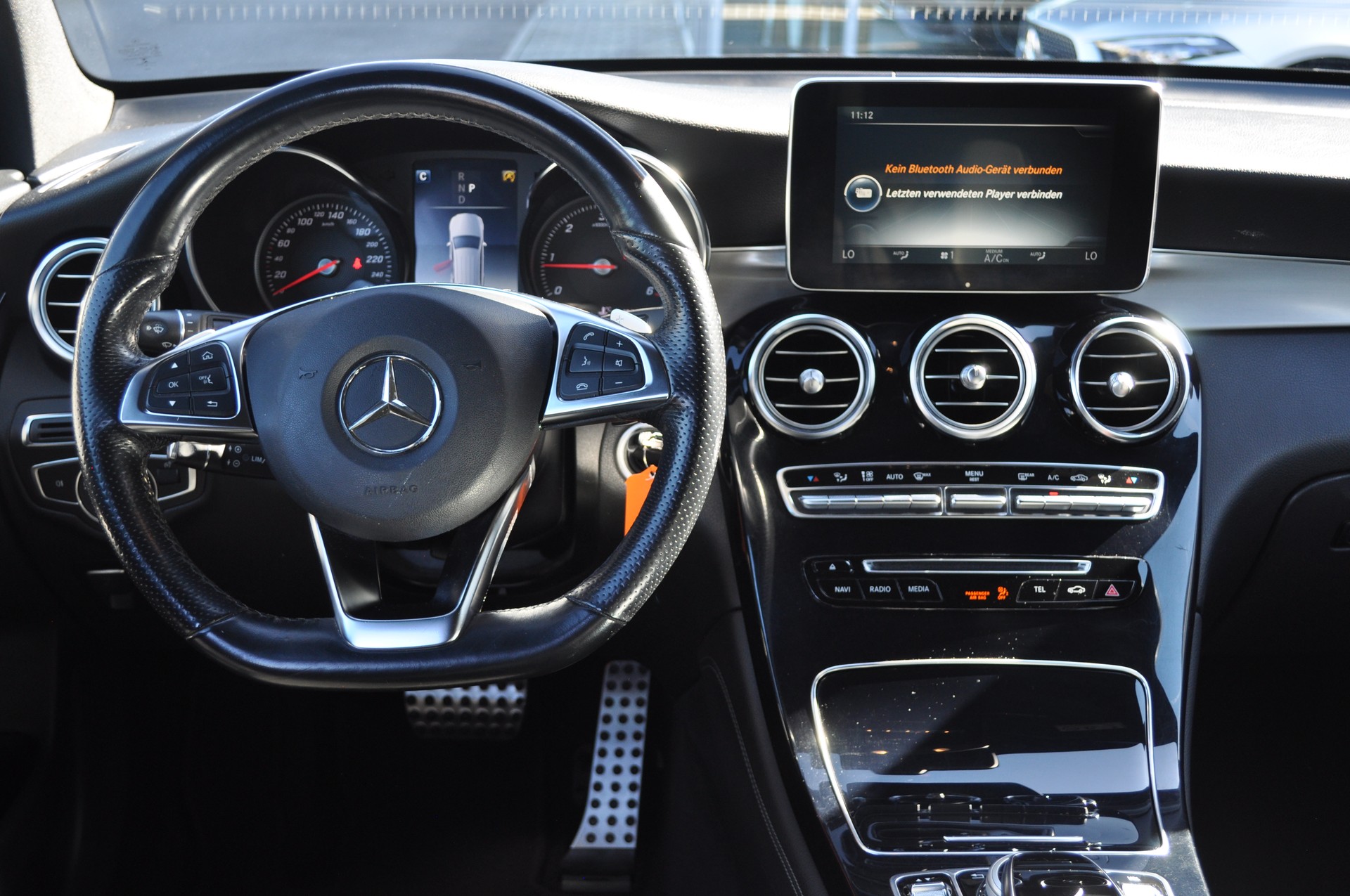 MERCEDES-BENZ GLC 220 d 4Matic AMG Line-image-11